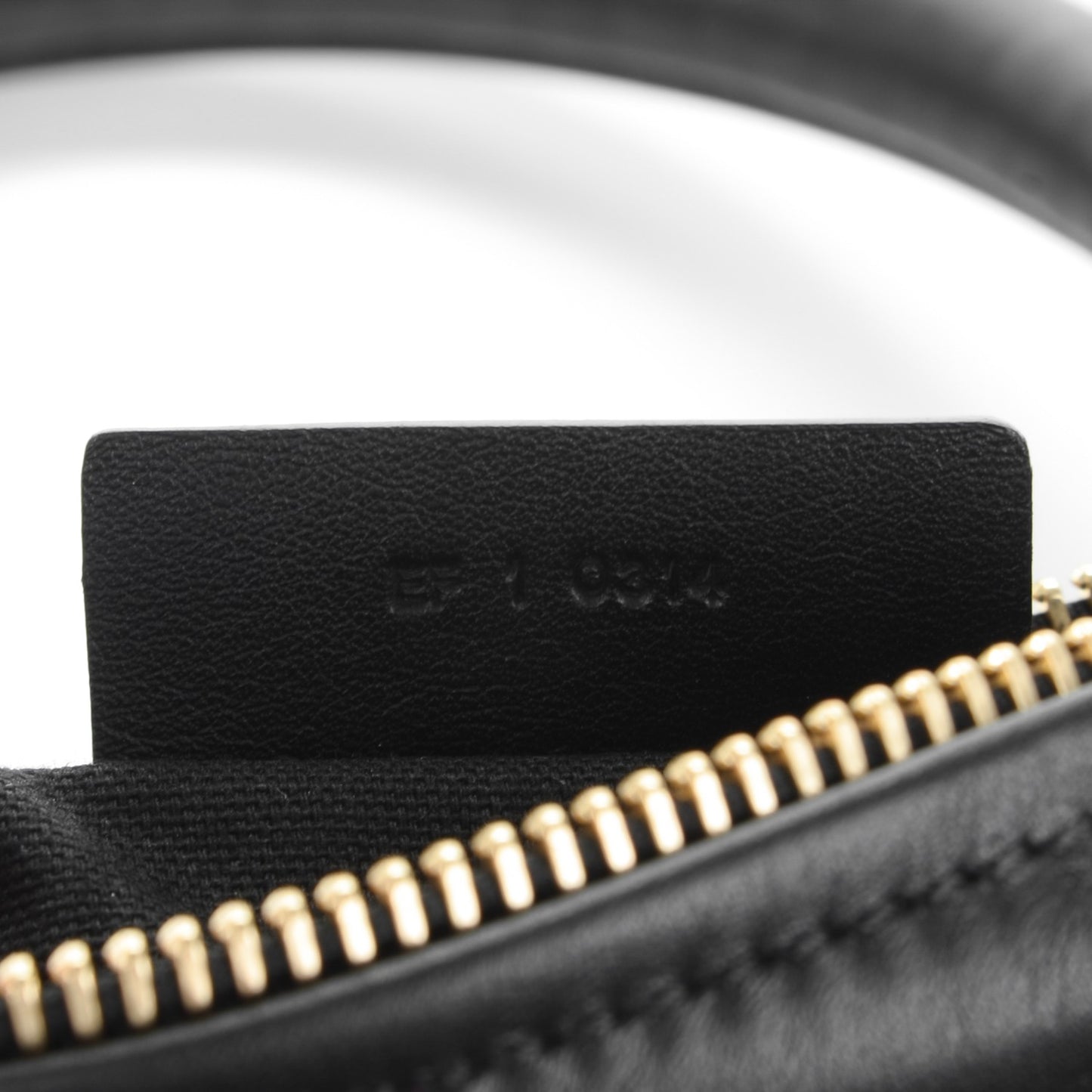 Calfskin Small Bolt Stud Pandora Black