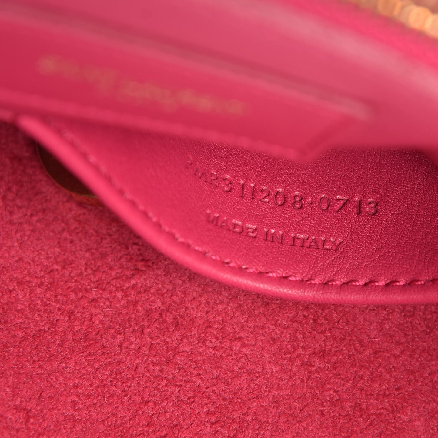 Calfskin Medium Classic Y Cabas Fuchsia