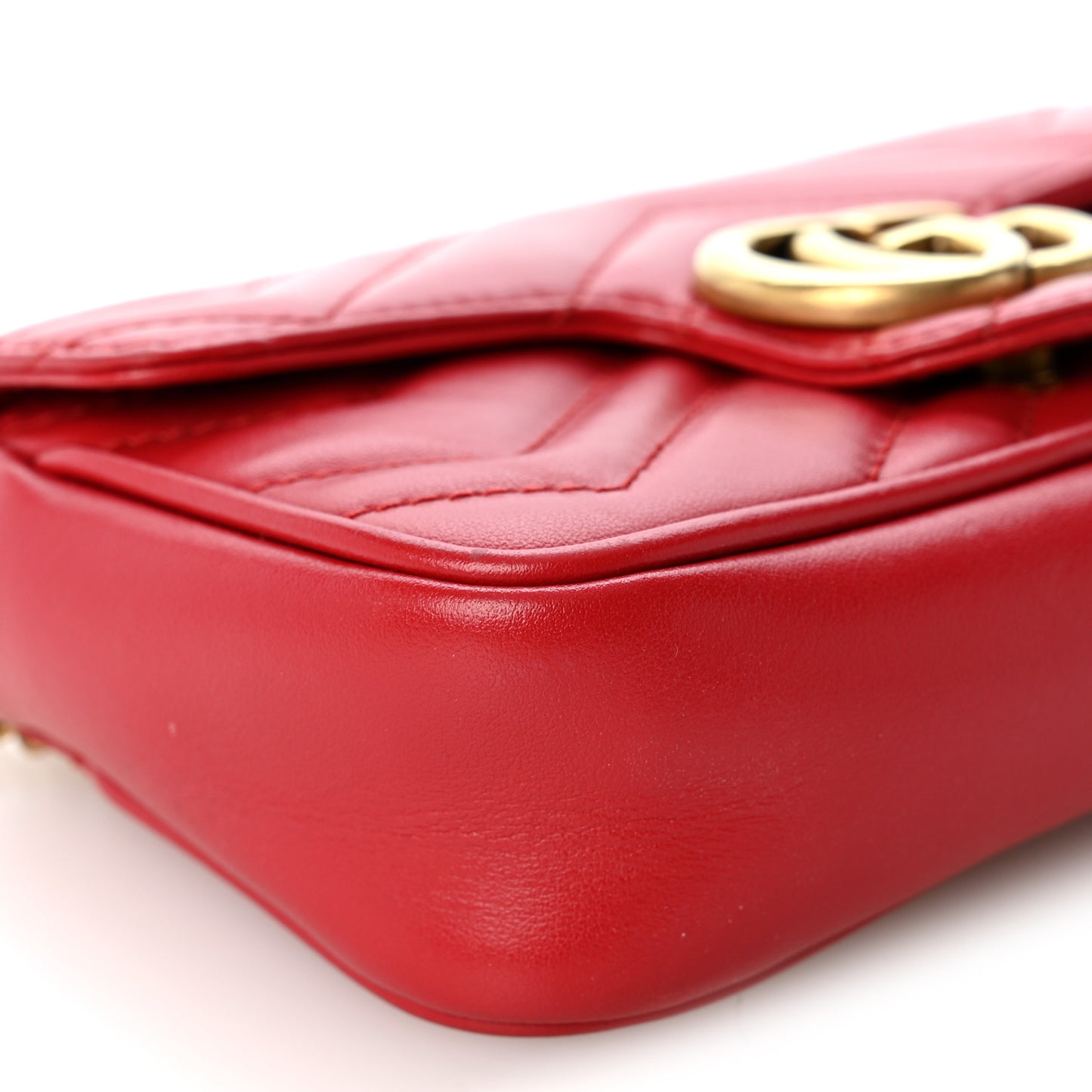 Calfskin Matelasse Super Mini GG Marmont Shoulder Bag Hibiscus Red