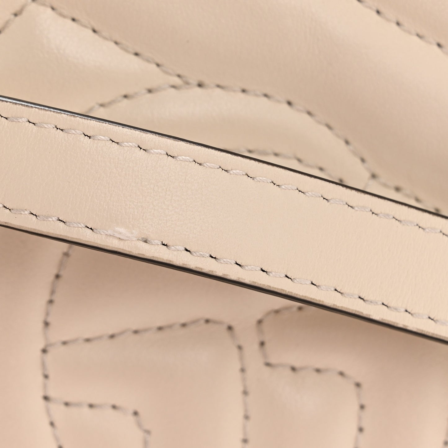 Calfskin Matelasse Small GG Marmont Chain Shoulder Bag White
