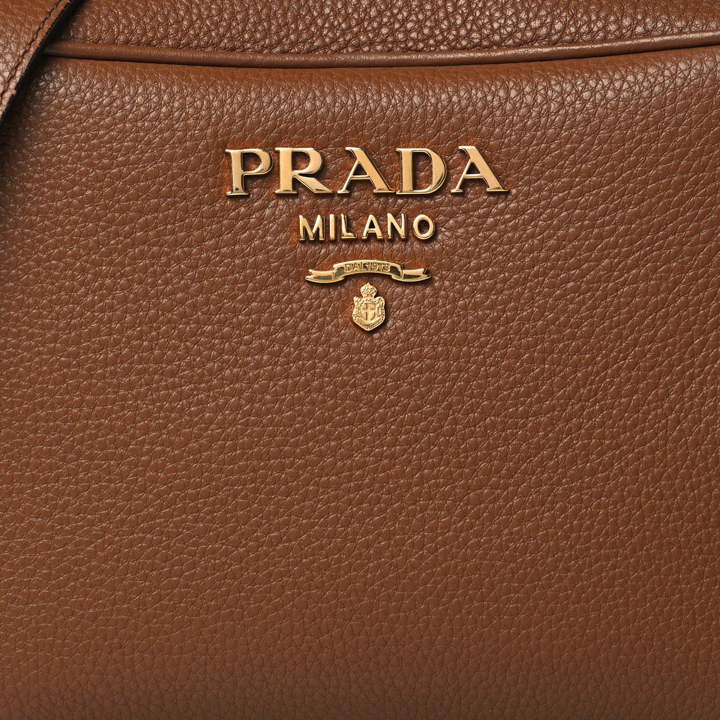 Vitello Daino Camera Crossbody Cannella