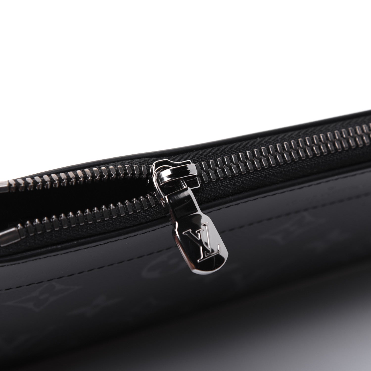 Louis Vuitton Monogram Eclipse Discovery Pochette 14 of 14