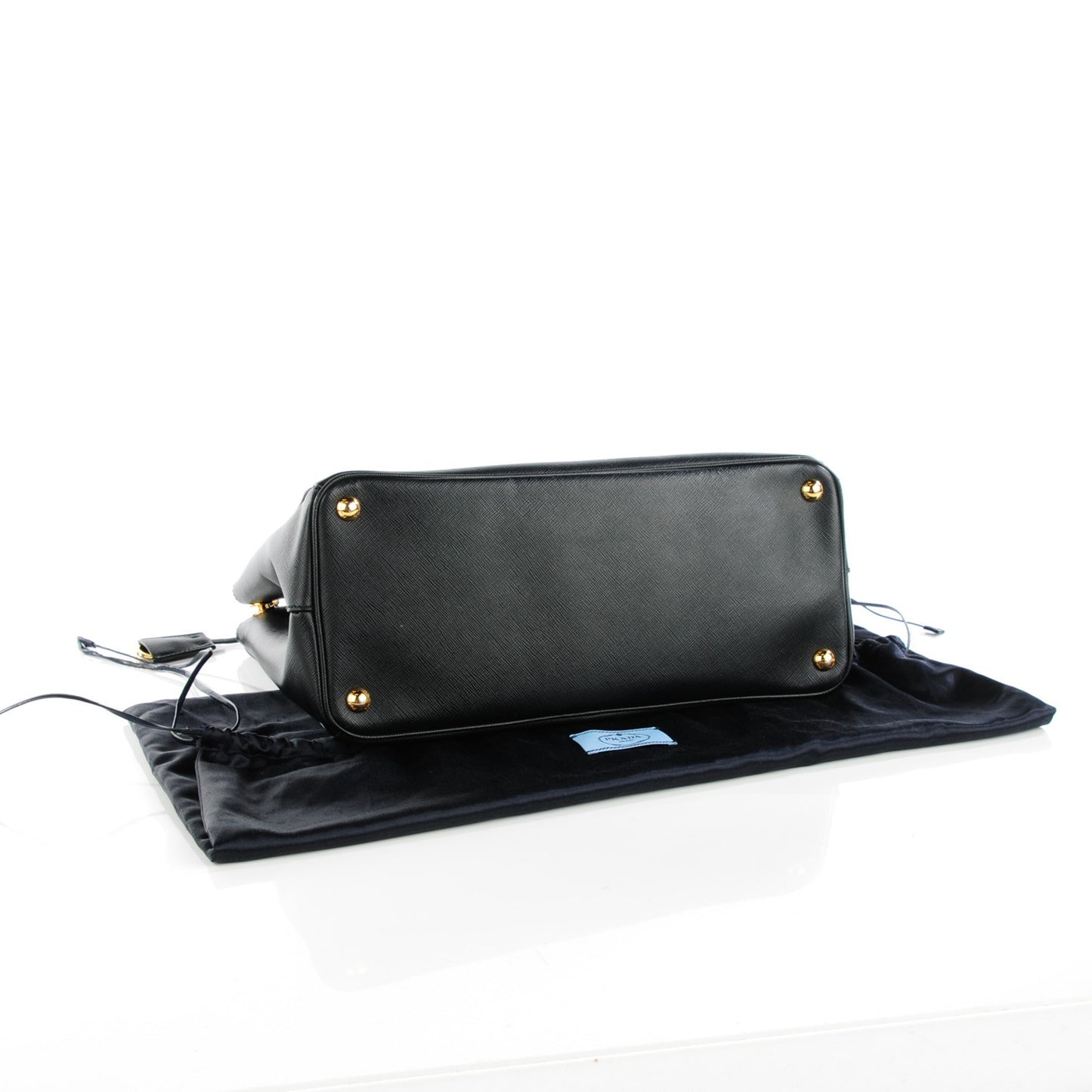 Saffiano Medium Galleria Double Zip Tote Black