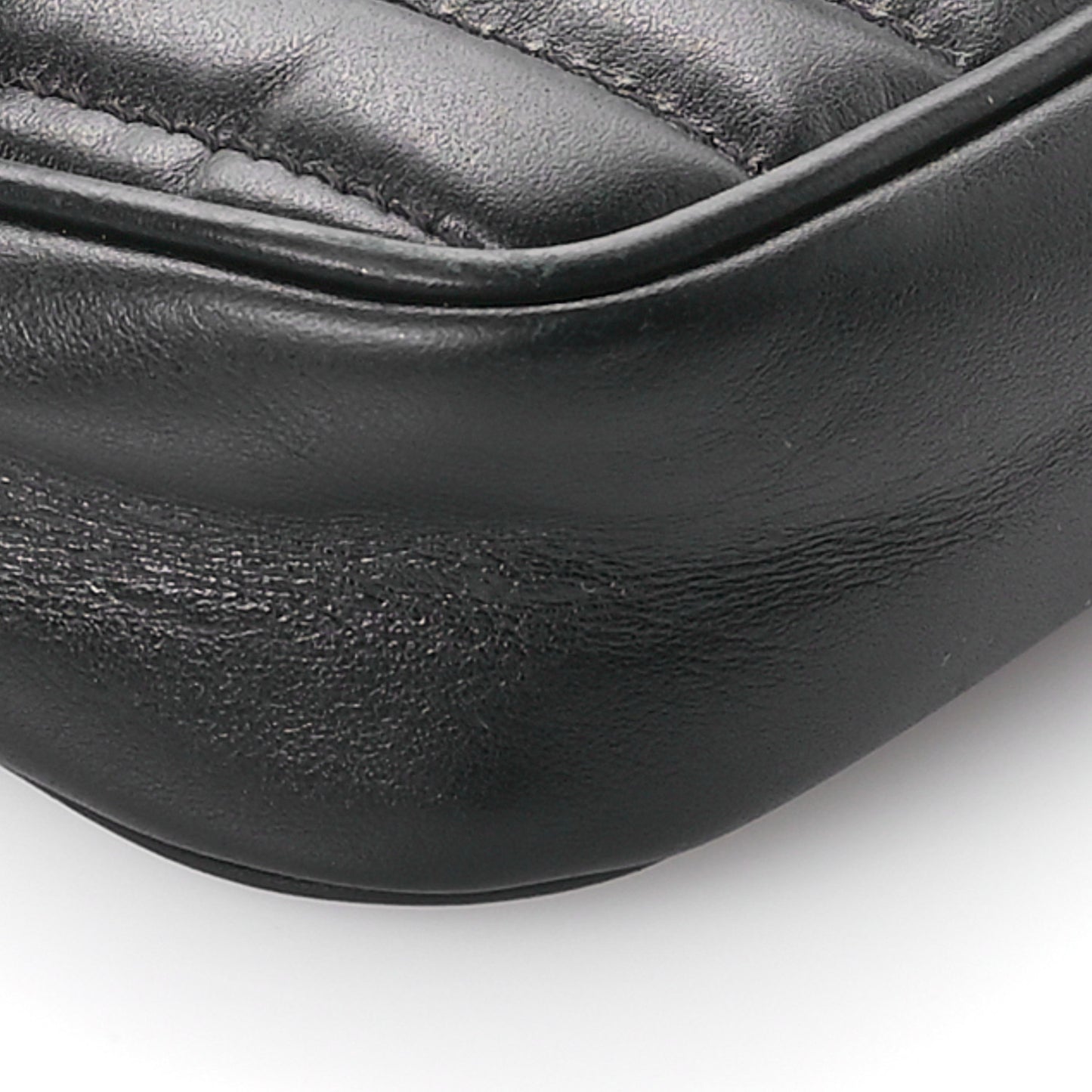 Calfskin Matelasse Aria Super Mini GG Marmont Shoulder Bag Black
