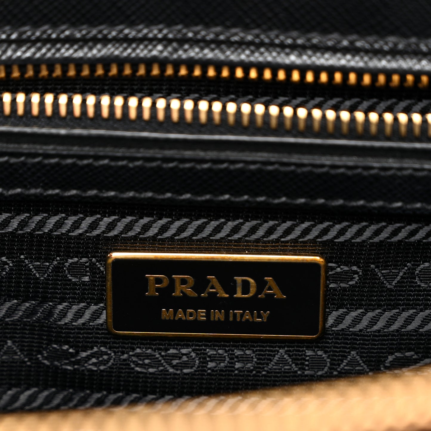 Saffiano Small Galleria Double Zip Tote Black