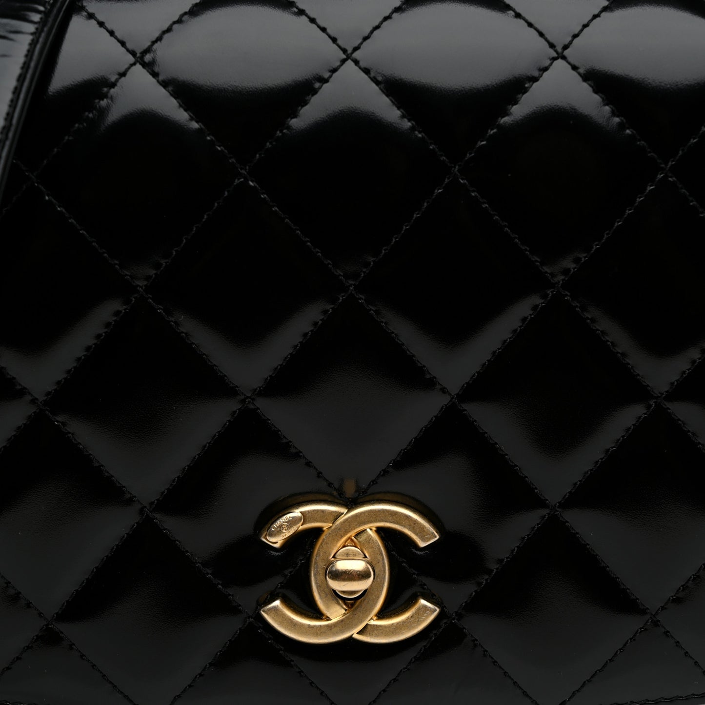 Shiny Calfskin Quilted Suede Goatskin Messenger Black