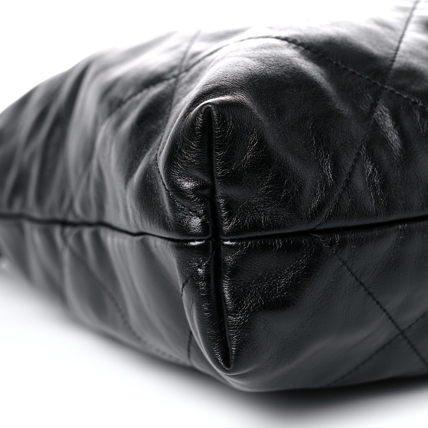 Shiny Calfskin Quilted Chanel 22 Black