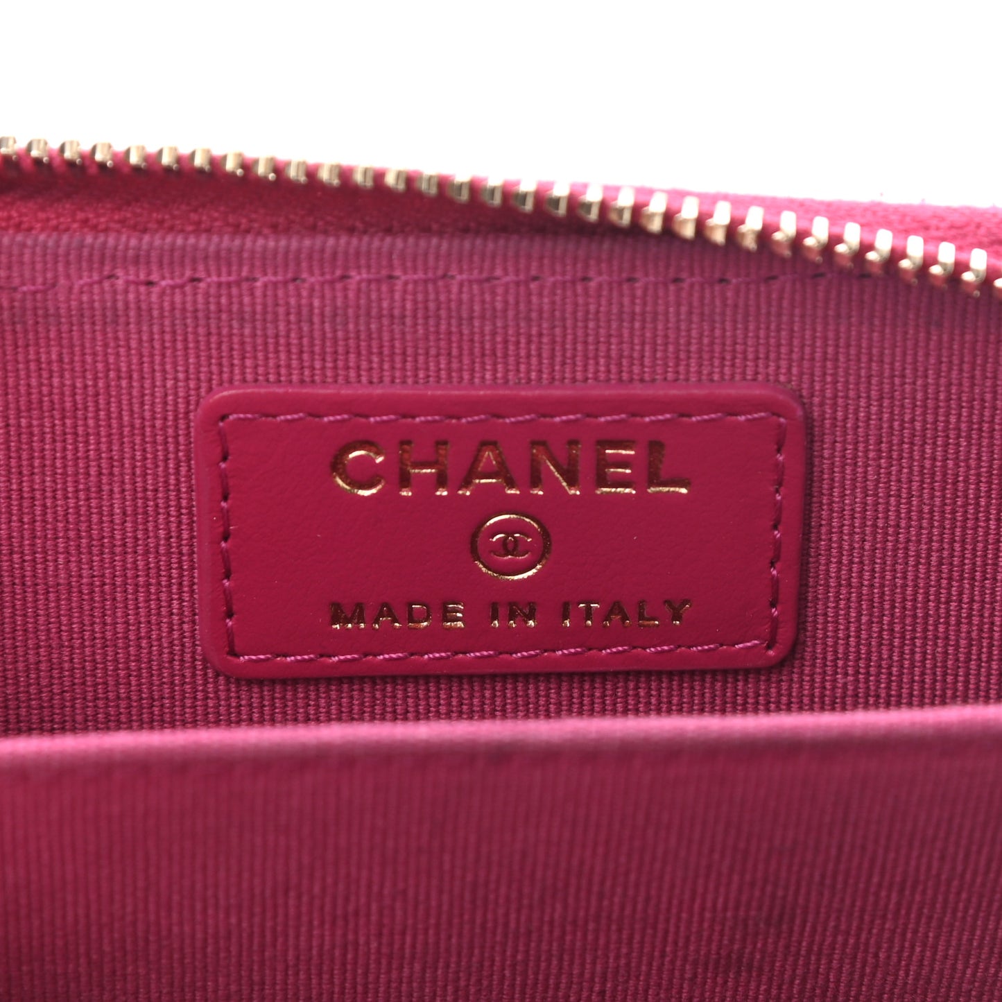 Caviar Quilted Zip Card Holder Fuchsia