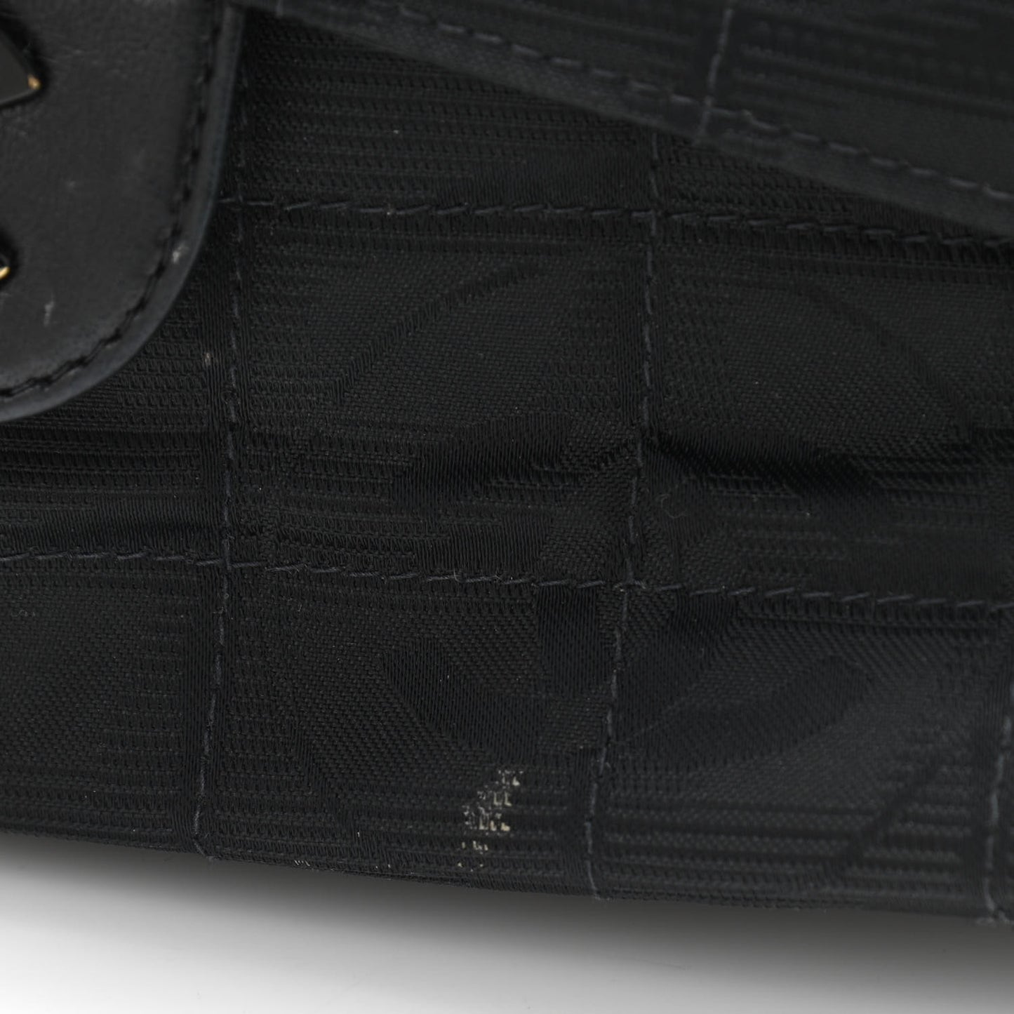 Nylon Medium Travel Flap Black