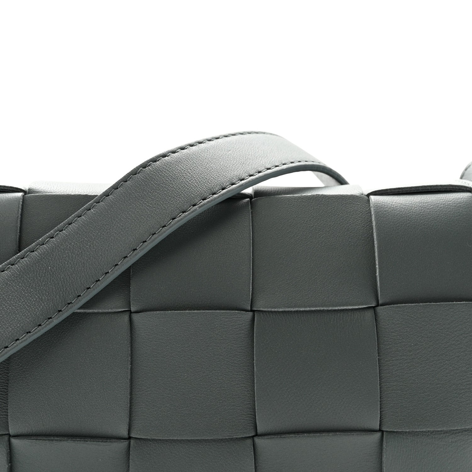 Bottega Veneta Lambskin Maxi Intrecciato Small Cassette Crossbody Bag Thunder 7 of 9