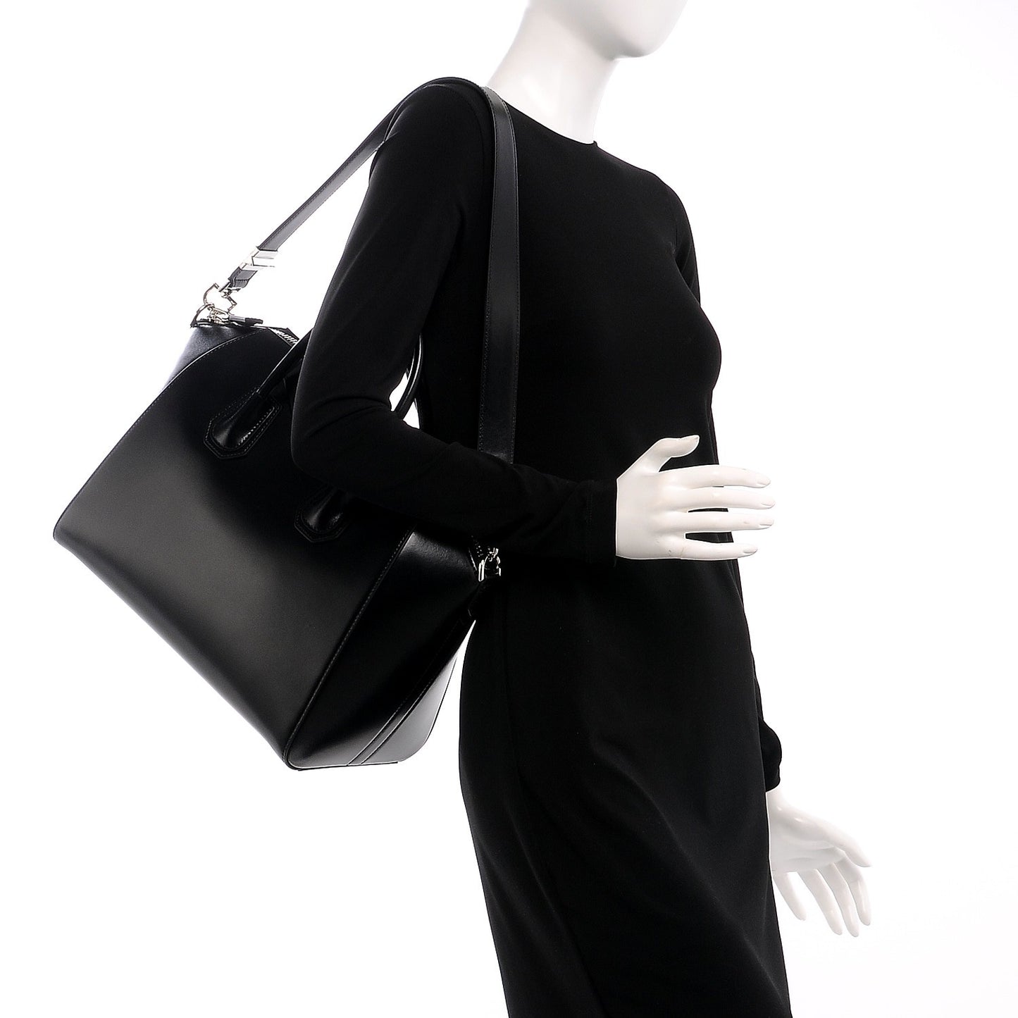 Shiny Lord Calfskin Medium Antigona Black