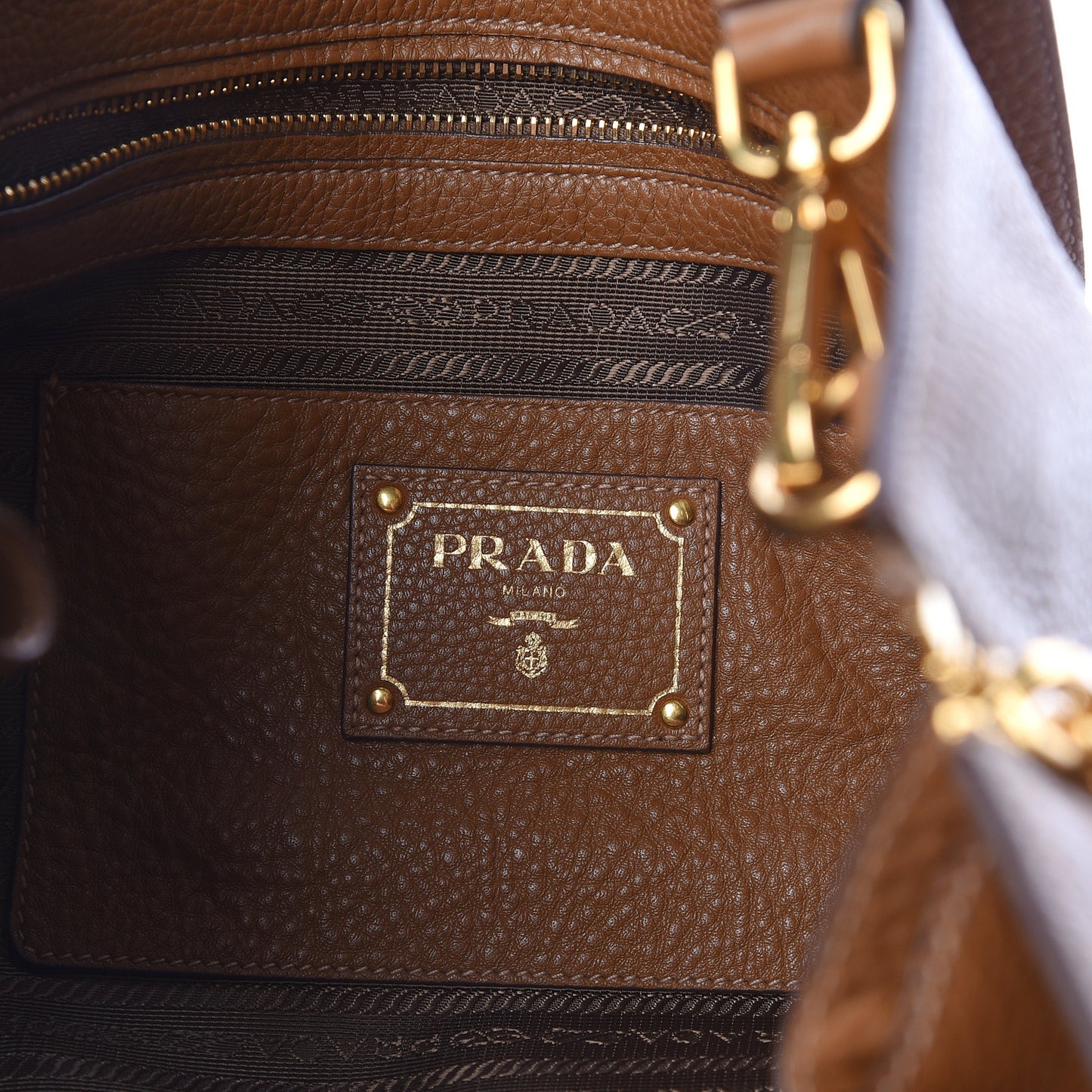 Vitello Daino Side Zip Tote Cannella