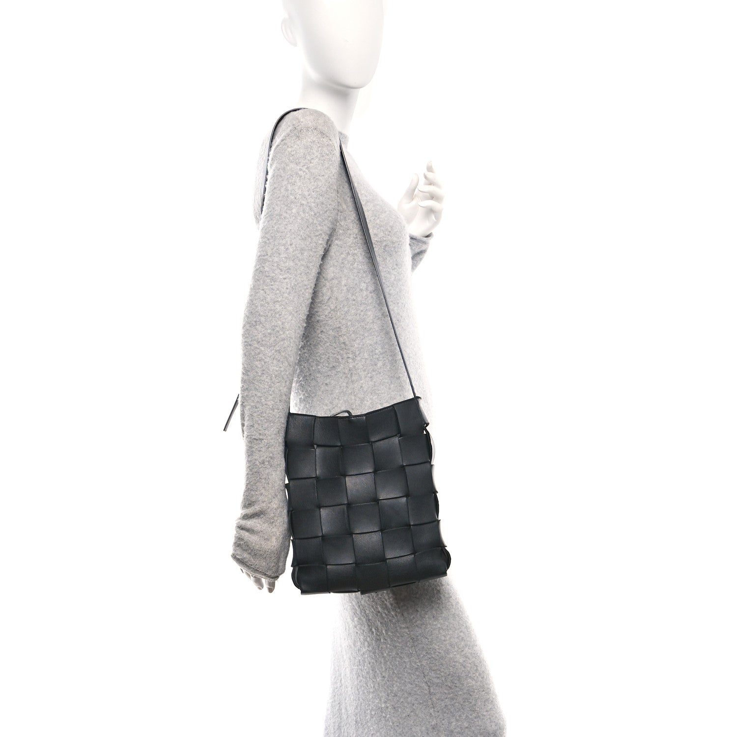 Bottega Veneta Lambskin Maxi Intrecciato Cassette Messenger Black 2 of 10