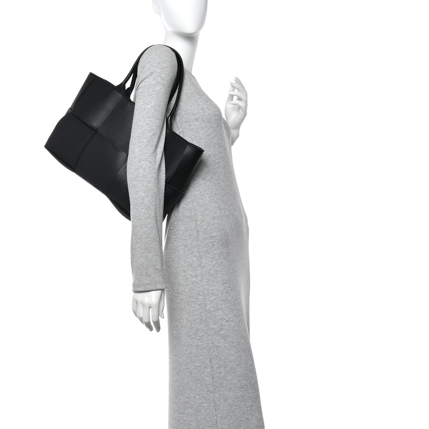 Bottega Veneta Grained Calfskin Maxi Intrecciato Arco Black 2 of 11