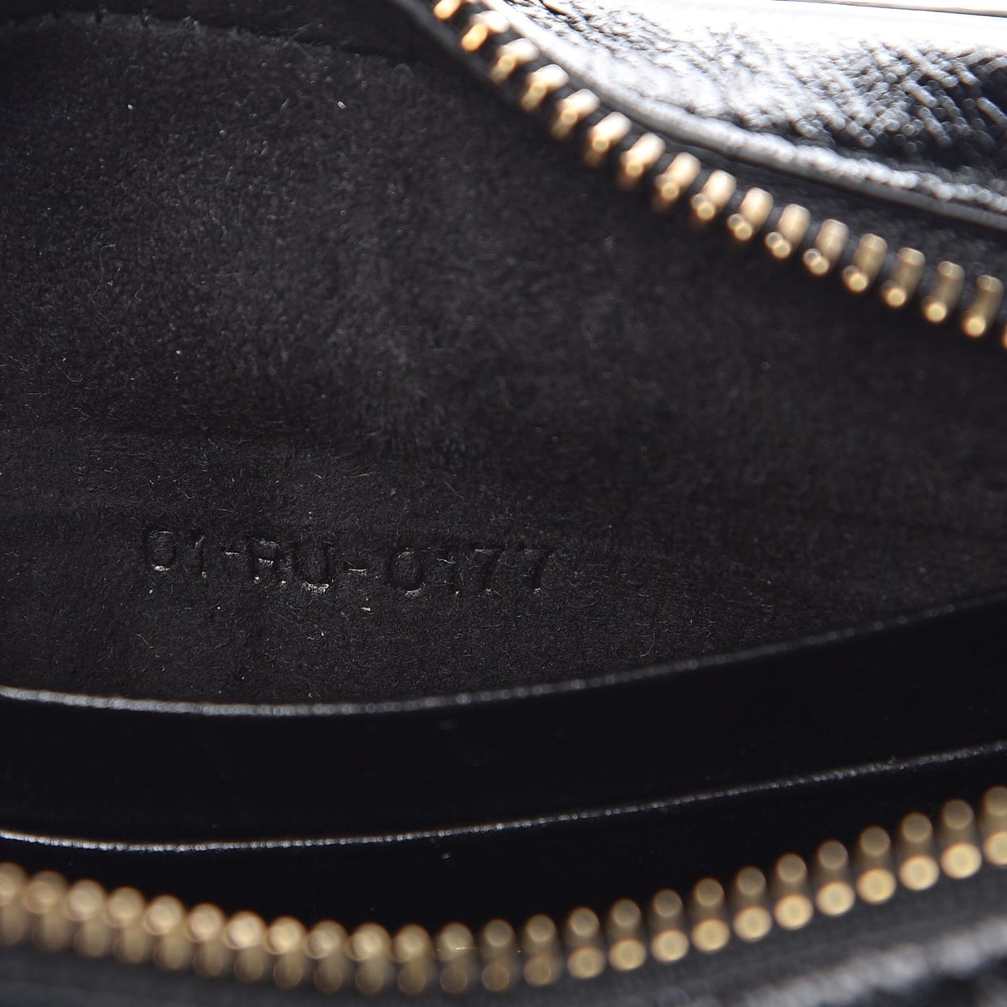 Crinkled Calfskin Studded Cannage Camera Case Black