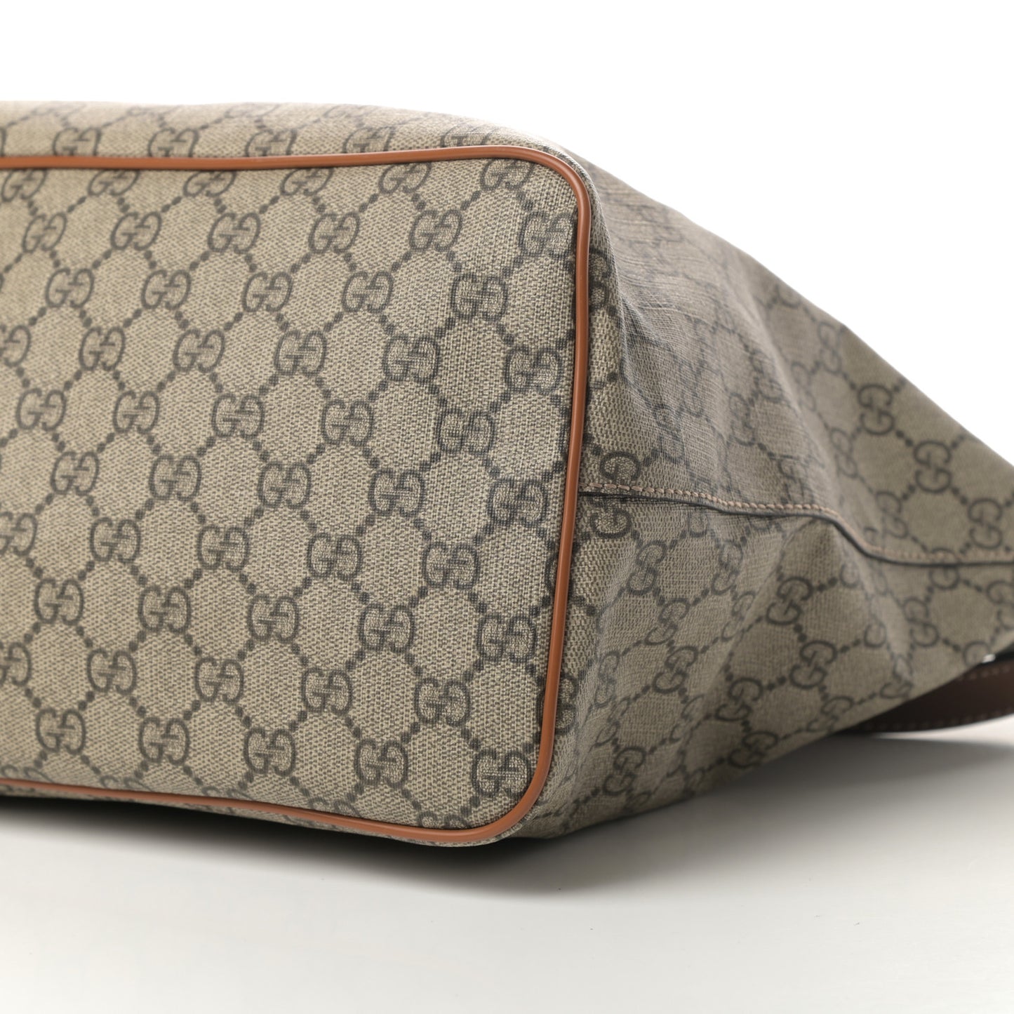 Soft GG Supreme Monogram Medium Crossbody Tote Beige Cuir