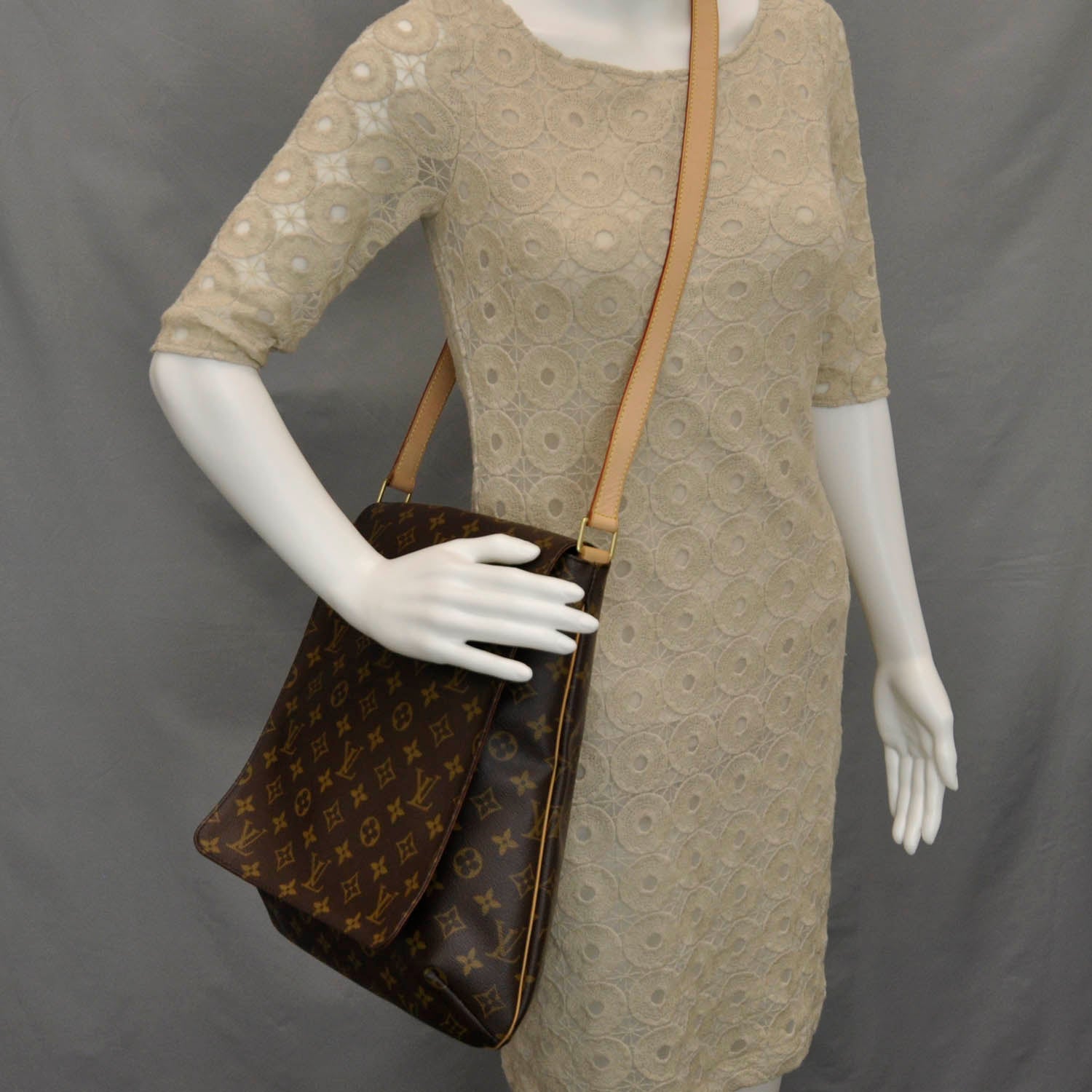 Louis Vuitton Monogram Musette GM 2 of 9