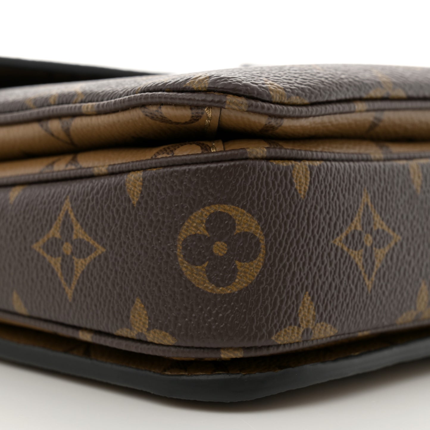 Reverse Monogram Pochette Metis
