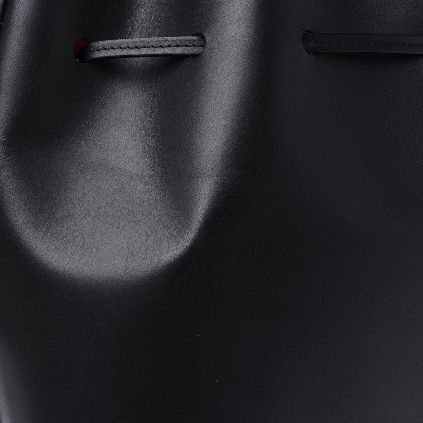 Vegetable Tanned Calfskin Bucket Bag Black Flamma