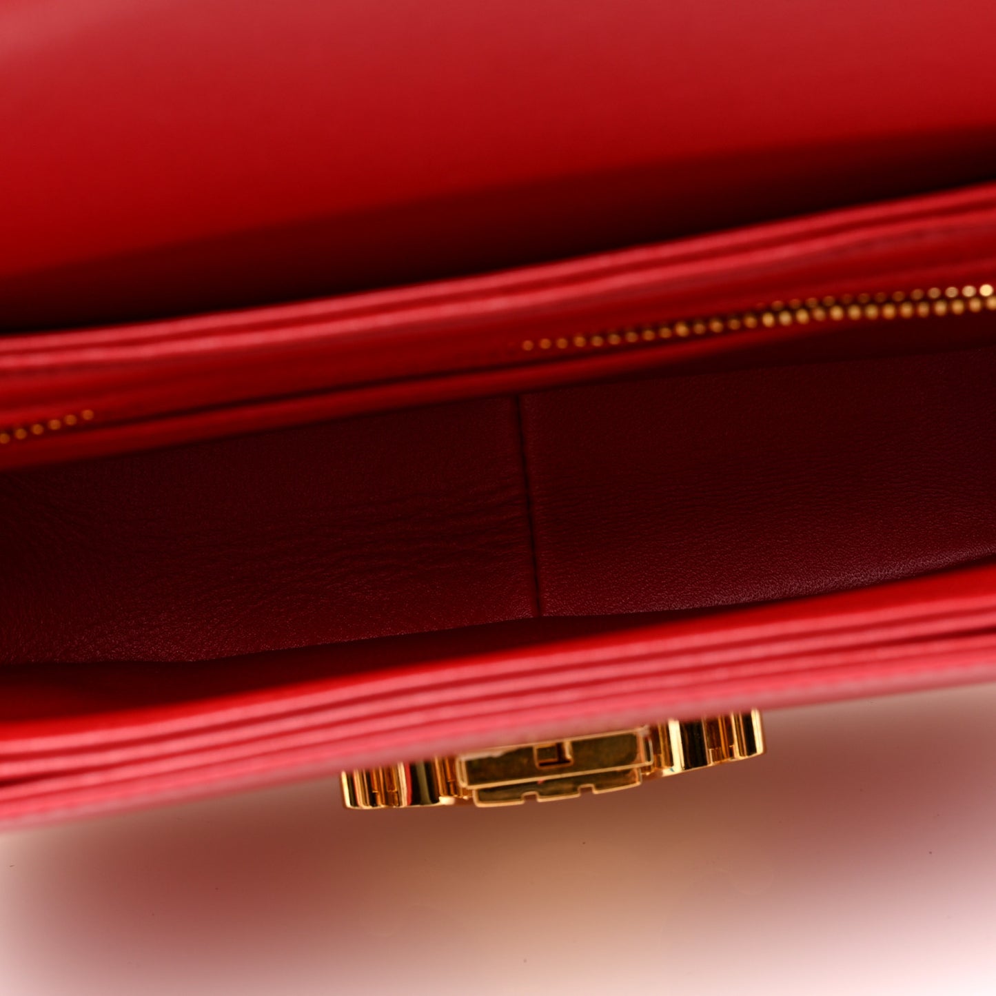 Shiny Calfskin Teen Triomphe Red