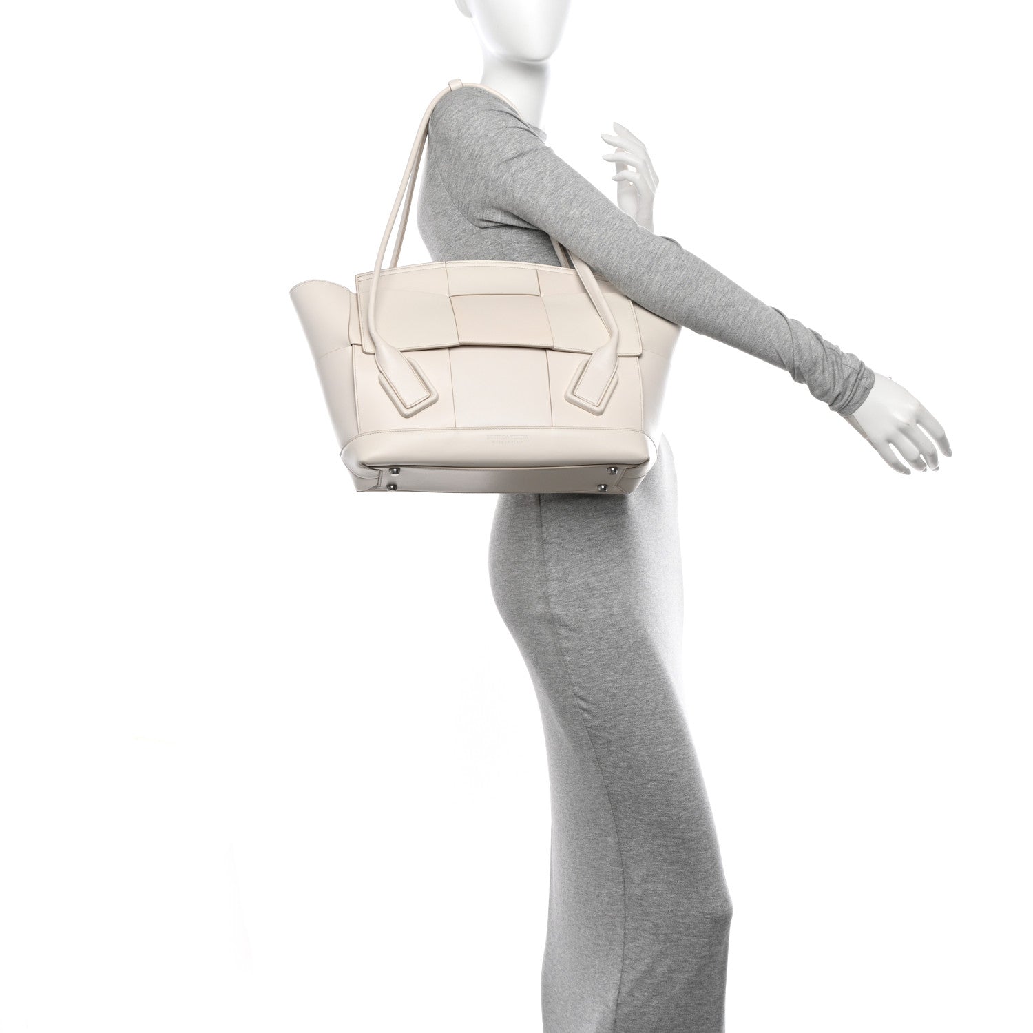 Bottega Veneta Calfskin Maxi Intrecciato Medium Arco White 2 of 17