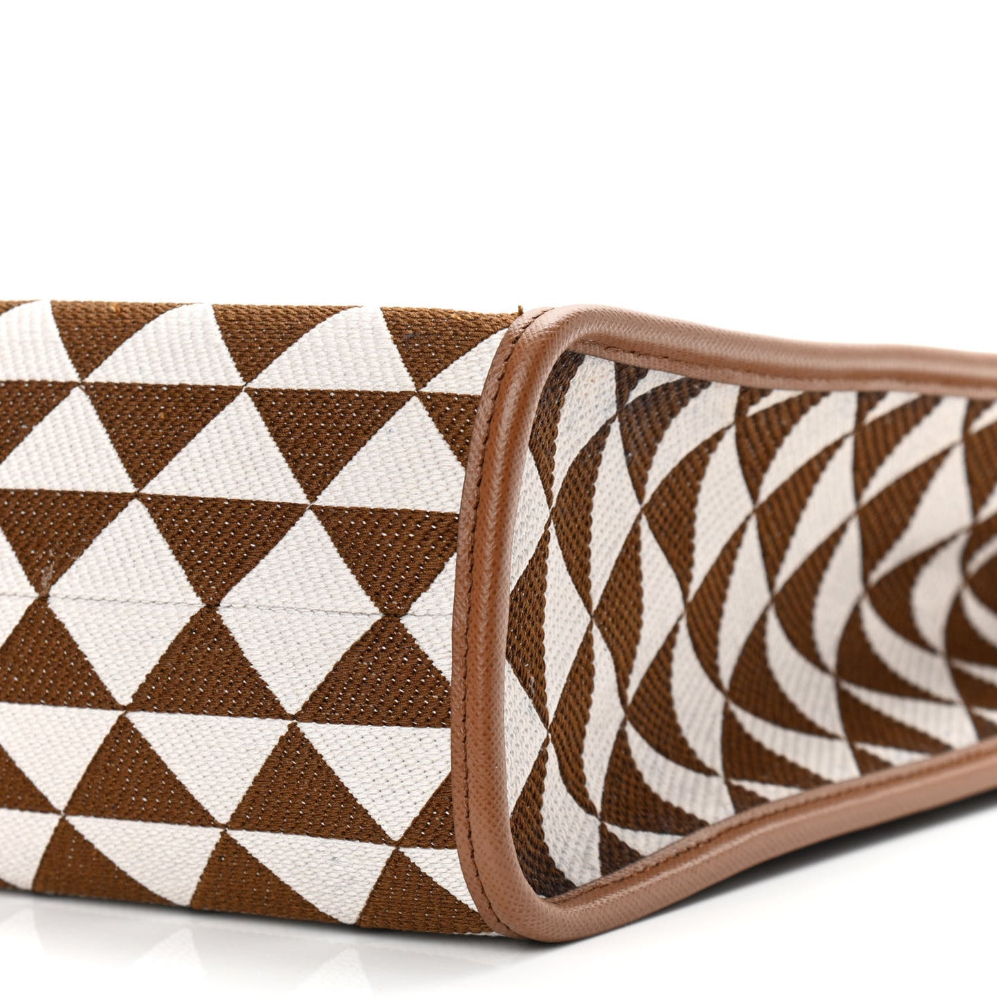 Jacquard Saffiano Triangolo Symbole Embroidered Large Tote Tobacco Talco