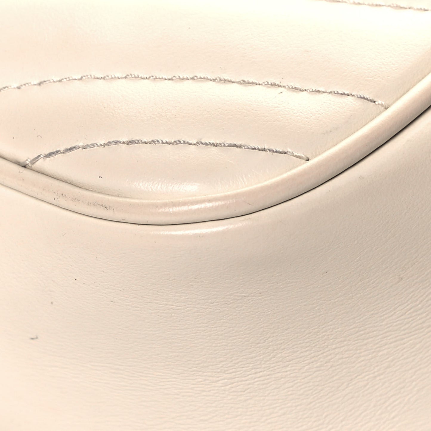 Calfskin Matelasse Small GG Marmont Chain Shoulder Bag White
