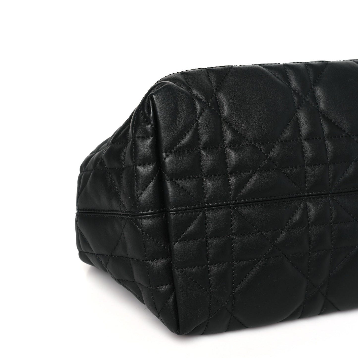Calfskin Macrocannage Medium Toujours Black