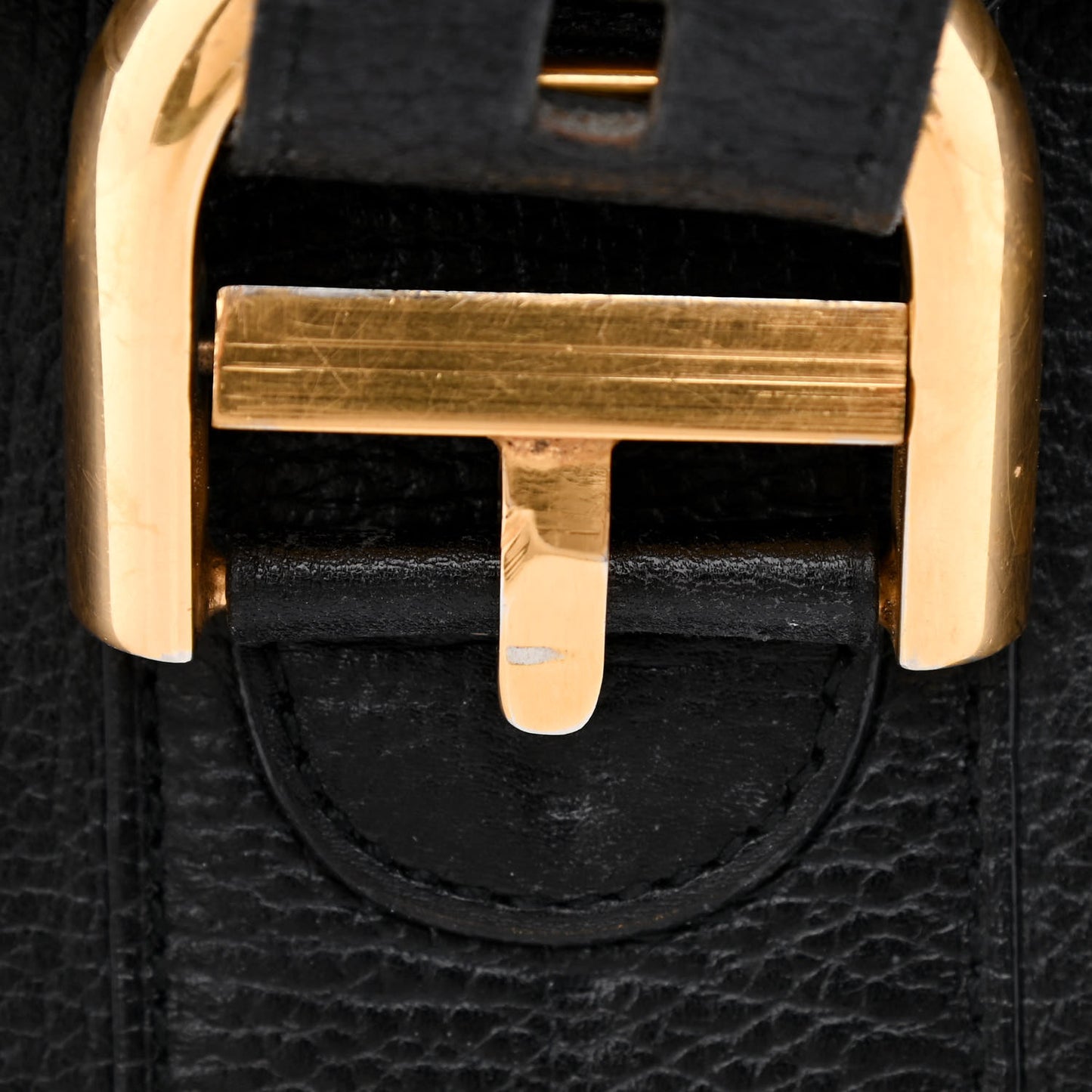 Crispy Calfskin MM Brillant Satchel Black