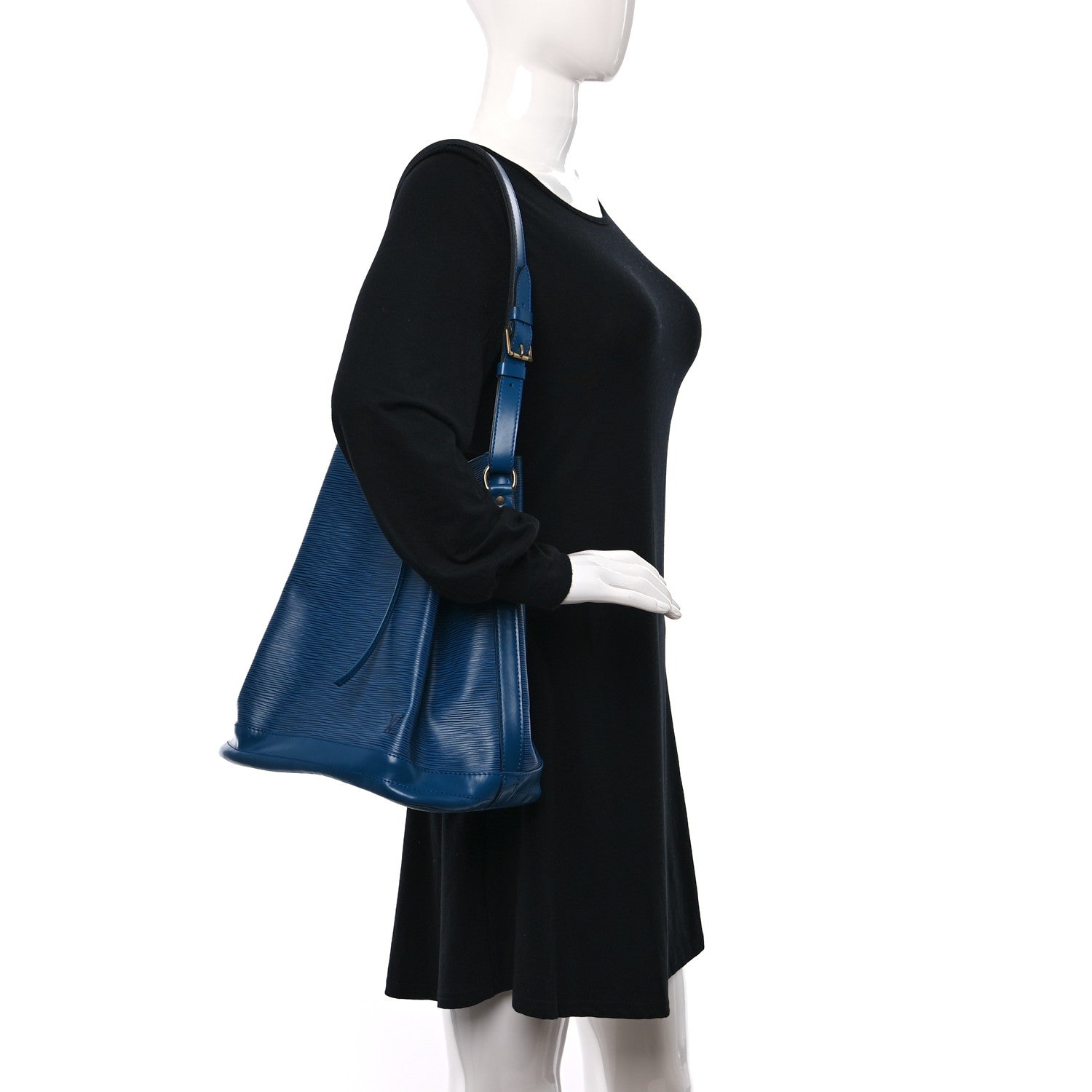 Louis Vuitton Epi Noe Toledo 2 of 12