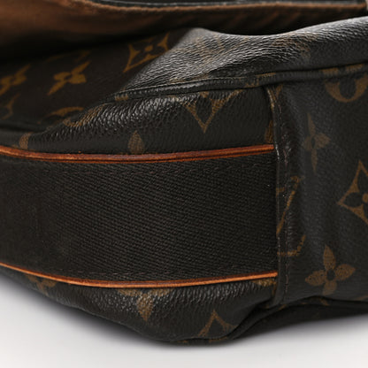 Louis Vuitton Monogram Beaubourg MM Messenger Bag 8 of 9