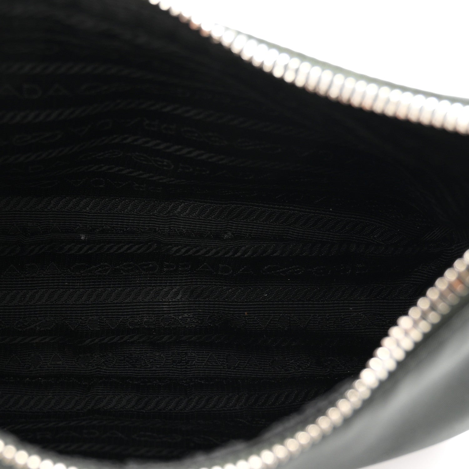 Prada Nylon Re-Edition 2005 Shoulder Bag Smeraldo 5 of 11