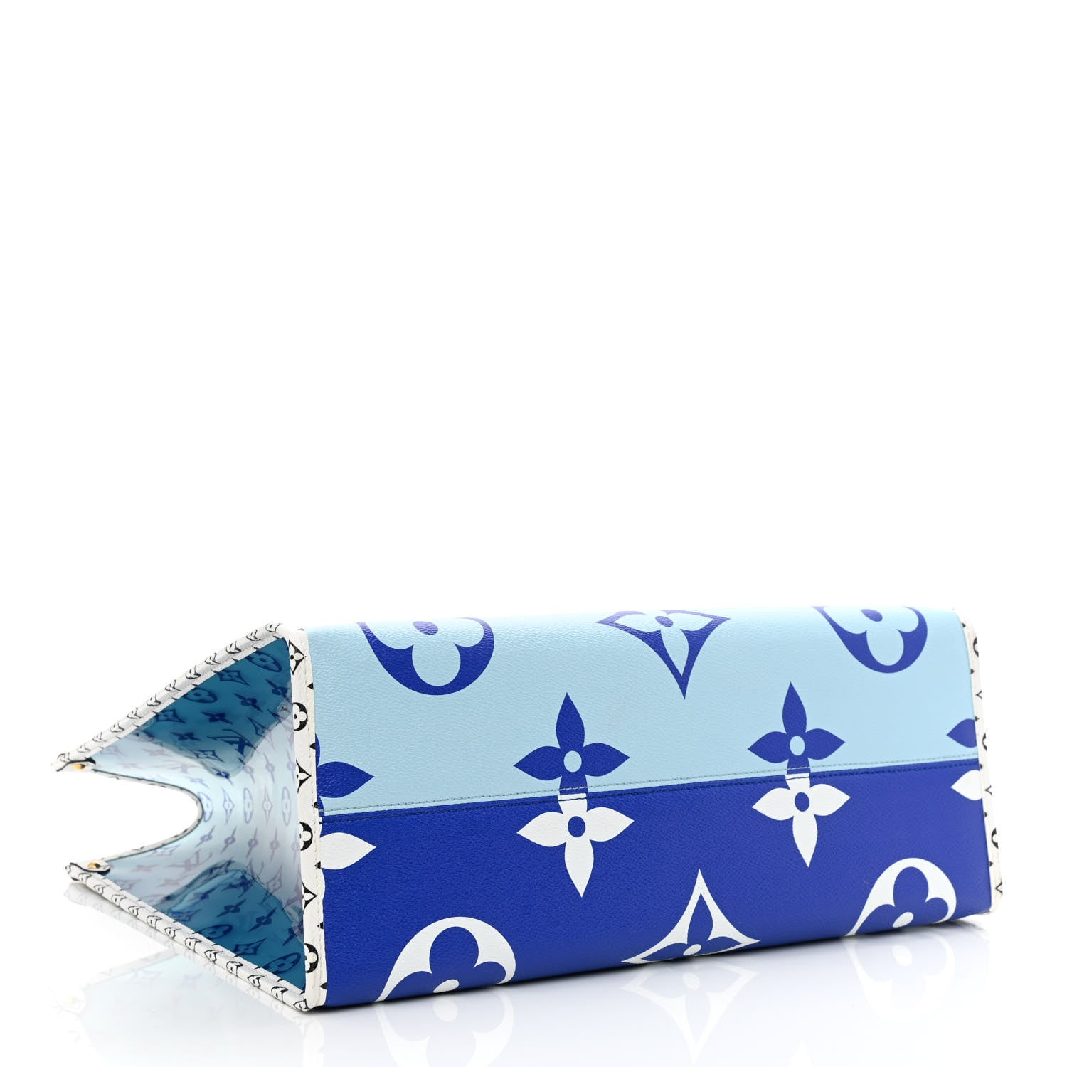 Louis Vuitton Monogram Giant Hamptons Onthego Blue 4 of 10