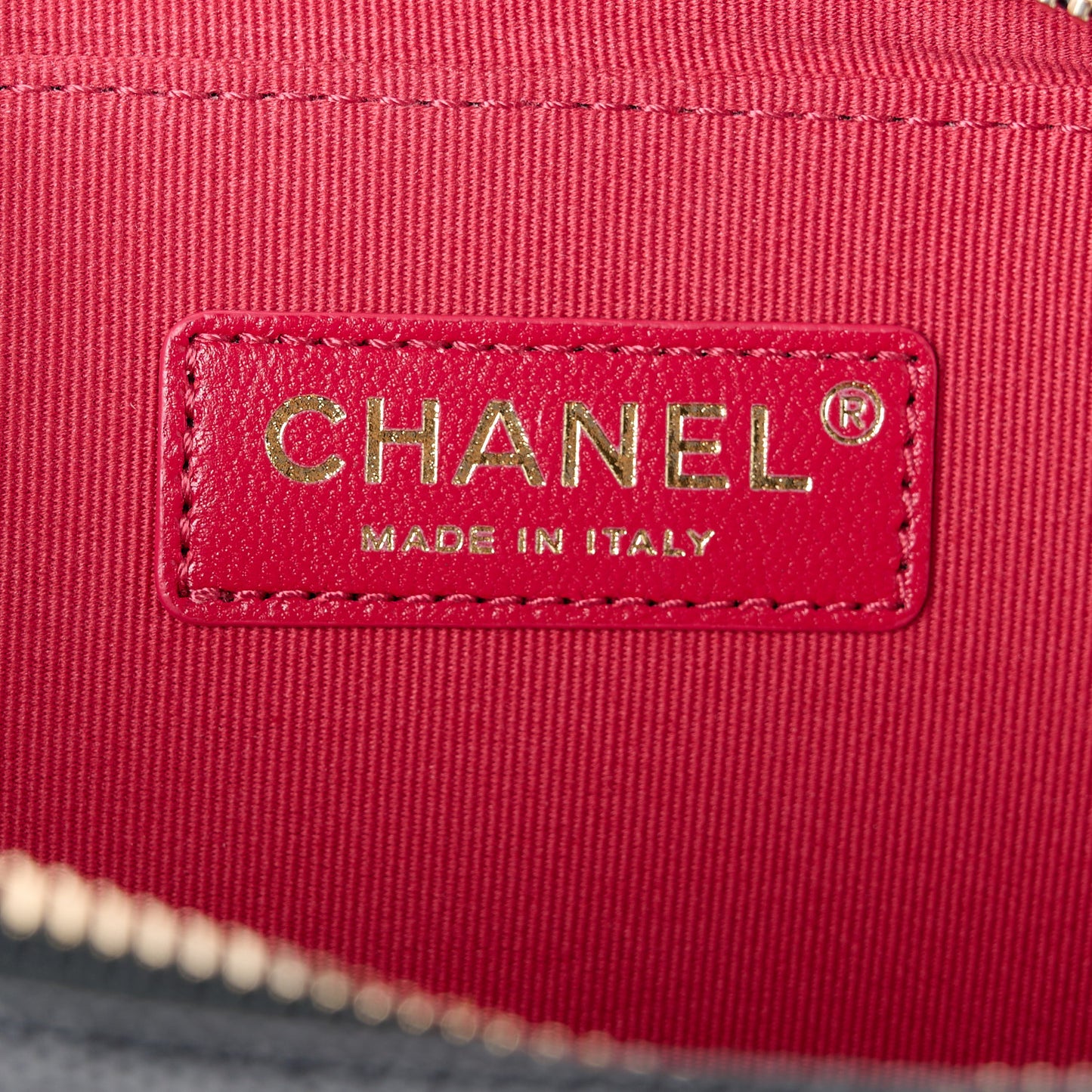 Caviar Quilted Like A Wallet Flap Black