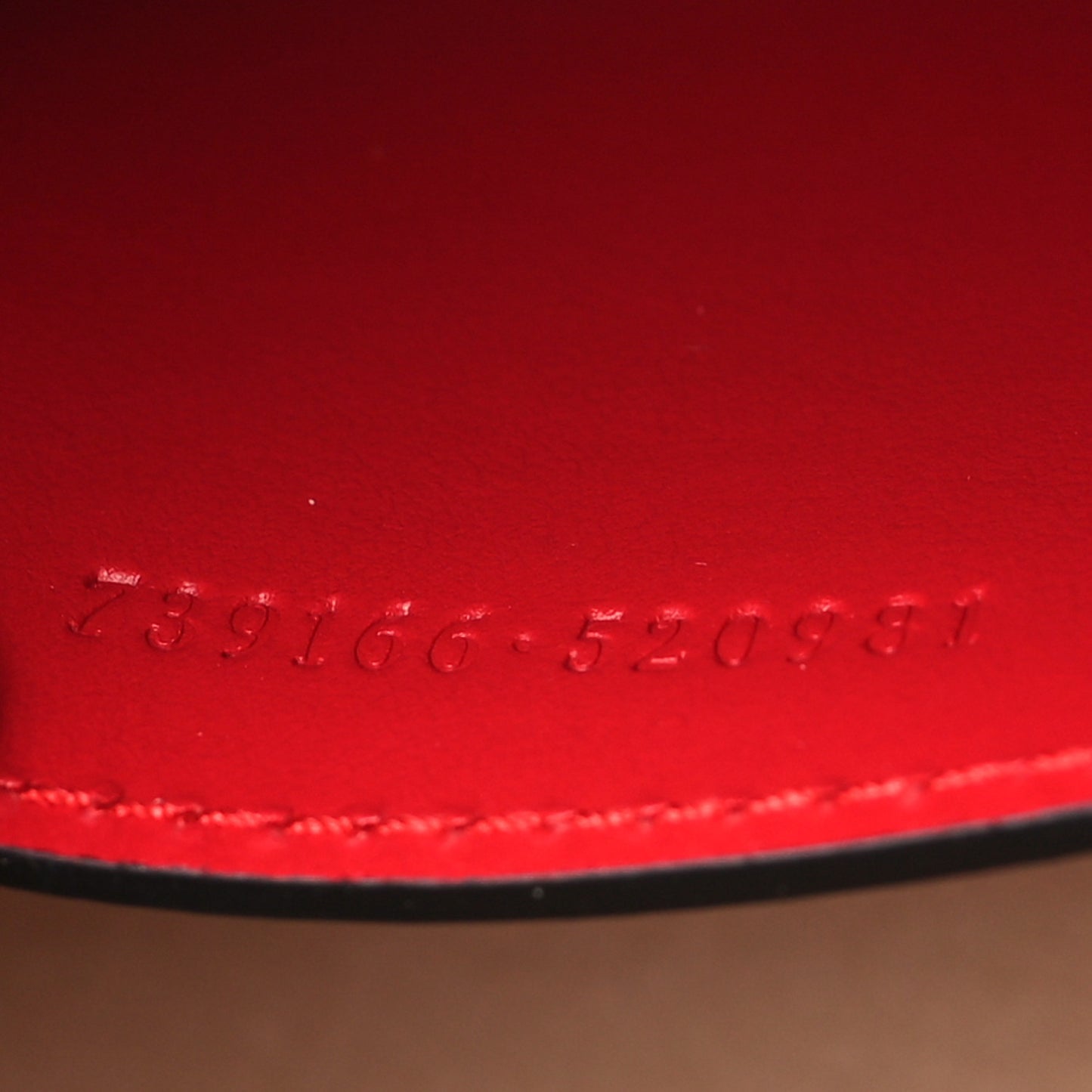 Calfskin Matelasse Chevron GG Marmont Sling Shoulder Bag Rosso