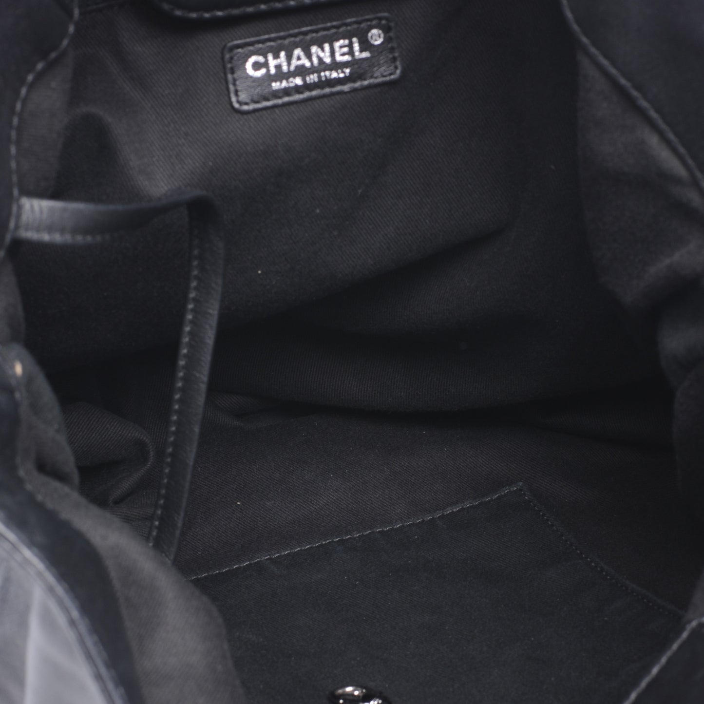 Calfskin Expandable Large Messenger Black