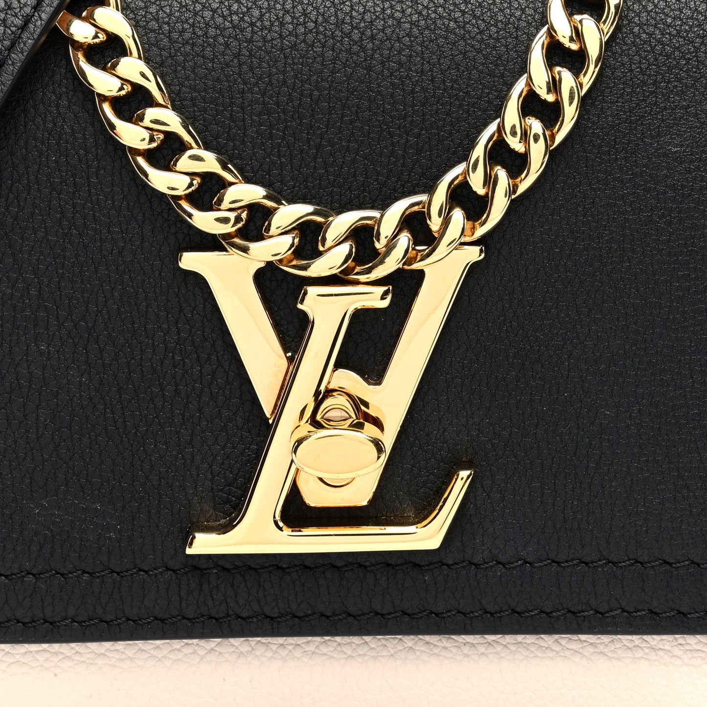 Grained Calfskin Lockme Tender Black