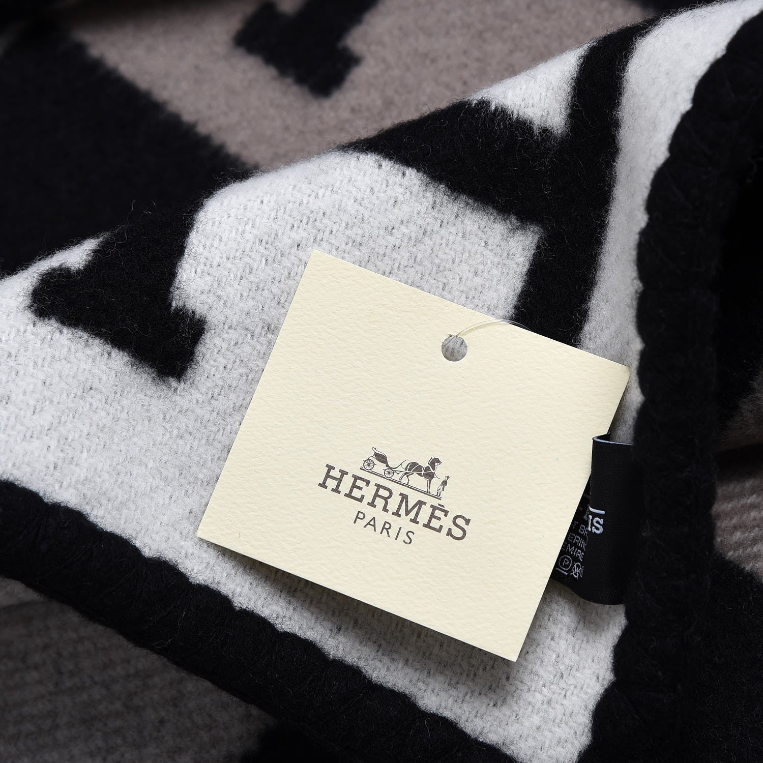 Hermes Wool Cashmere Avalon III Blanket Ecru Black 4 of 6