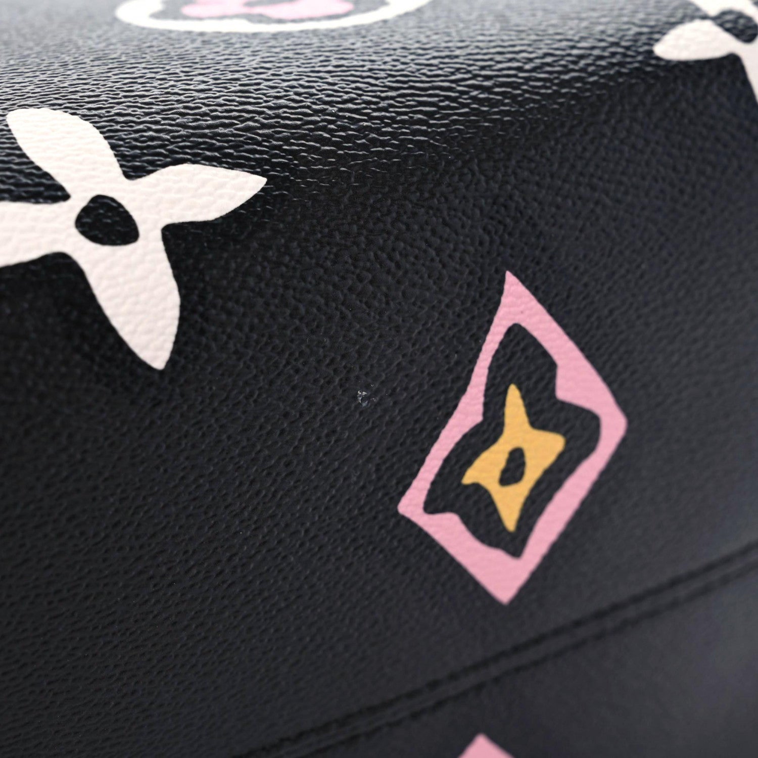 Louis Vuitton Monogram Giant Wild At Heart Onthego GM Black 7 of 17