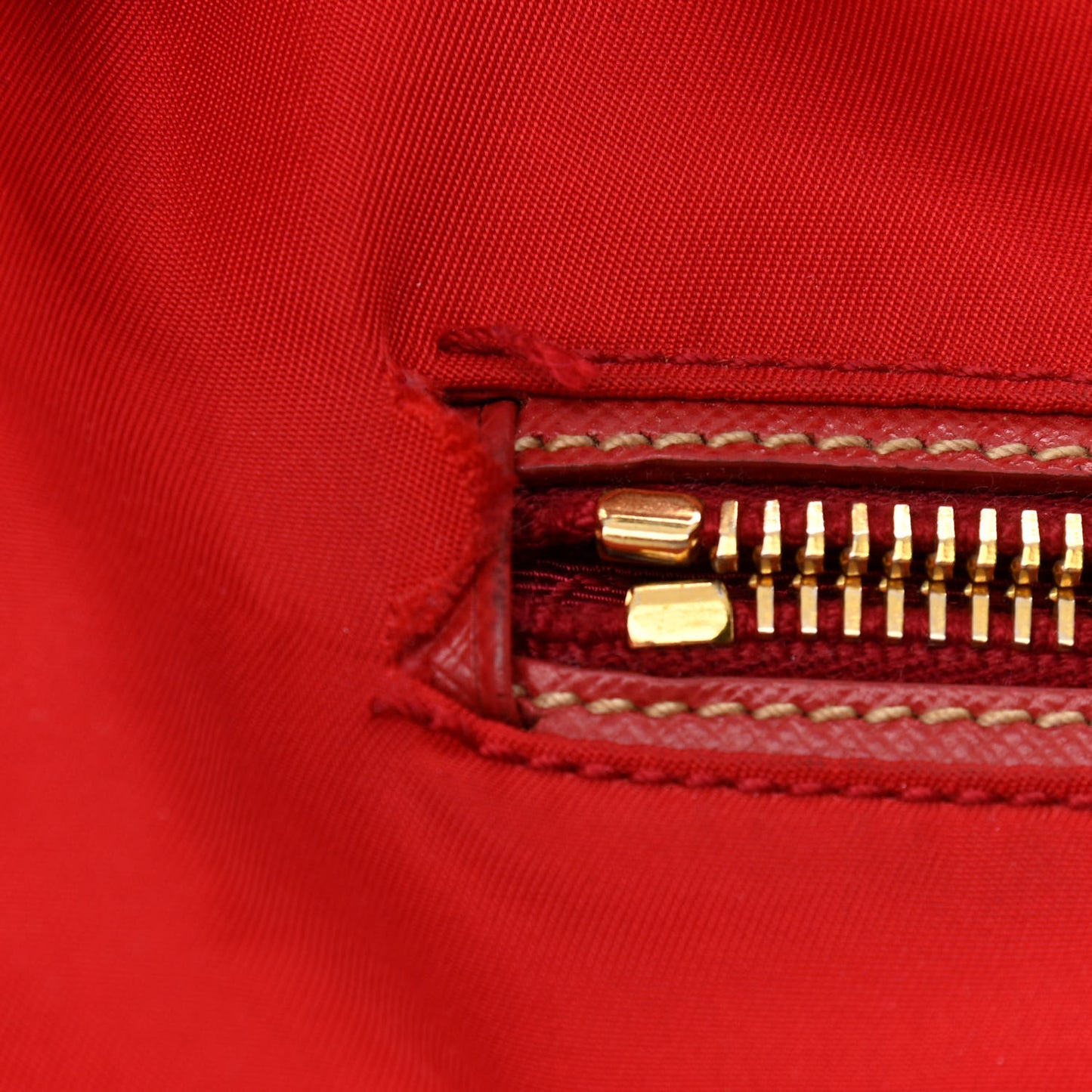 Tessuto Nylon Saffiano Shoulder Bag Rosso