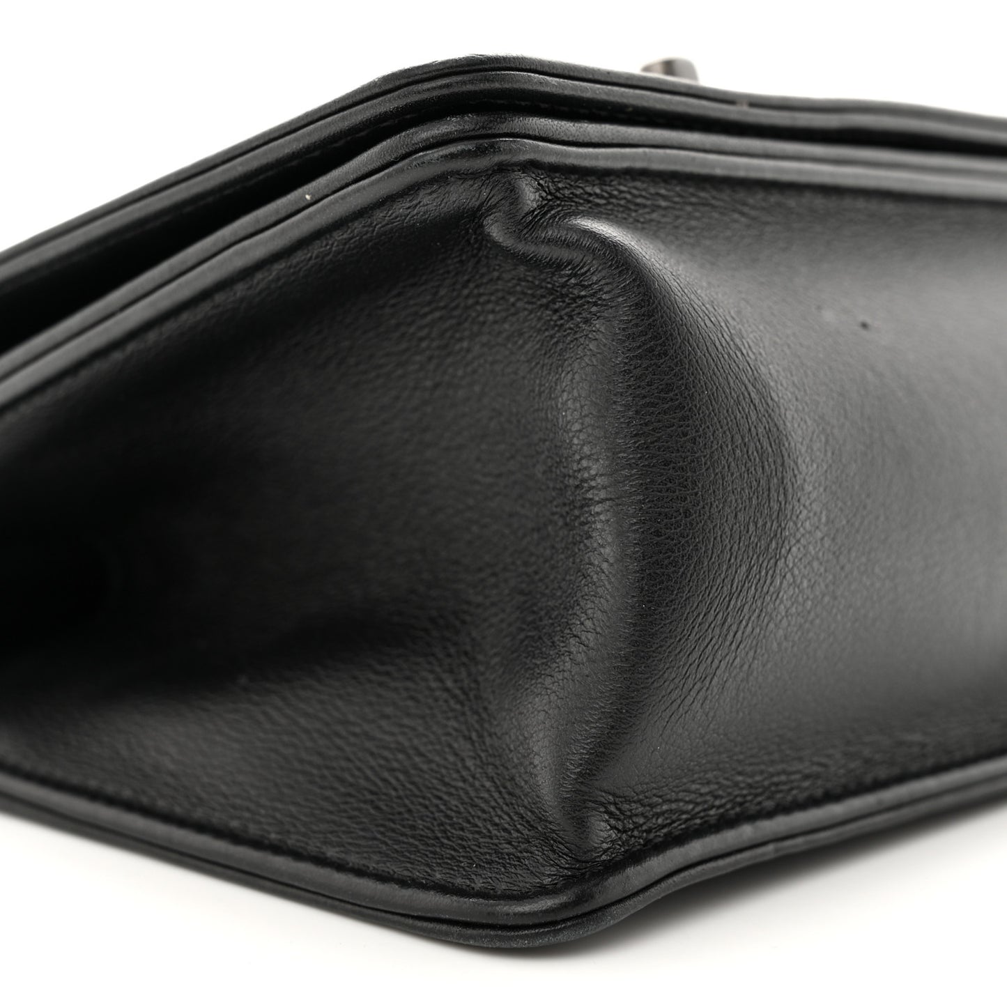Calfskin Mini Propeller Flap Black