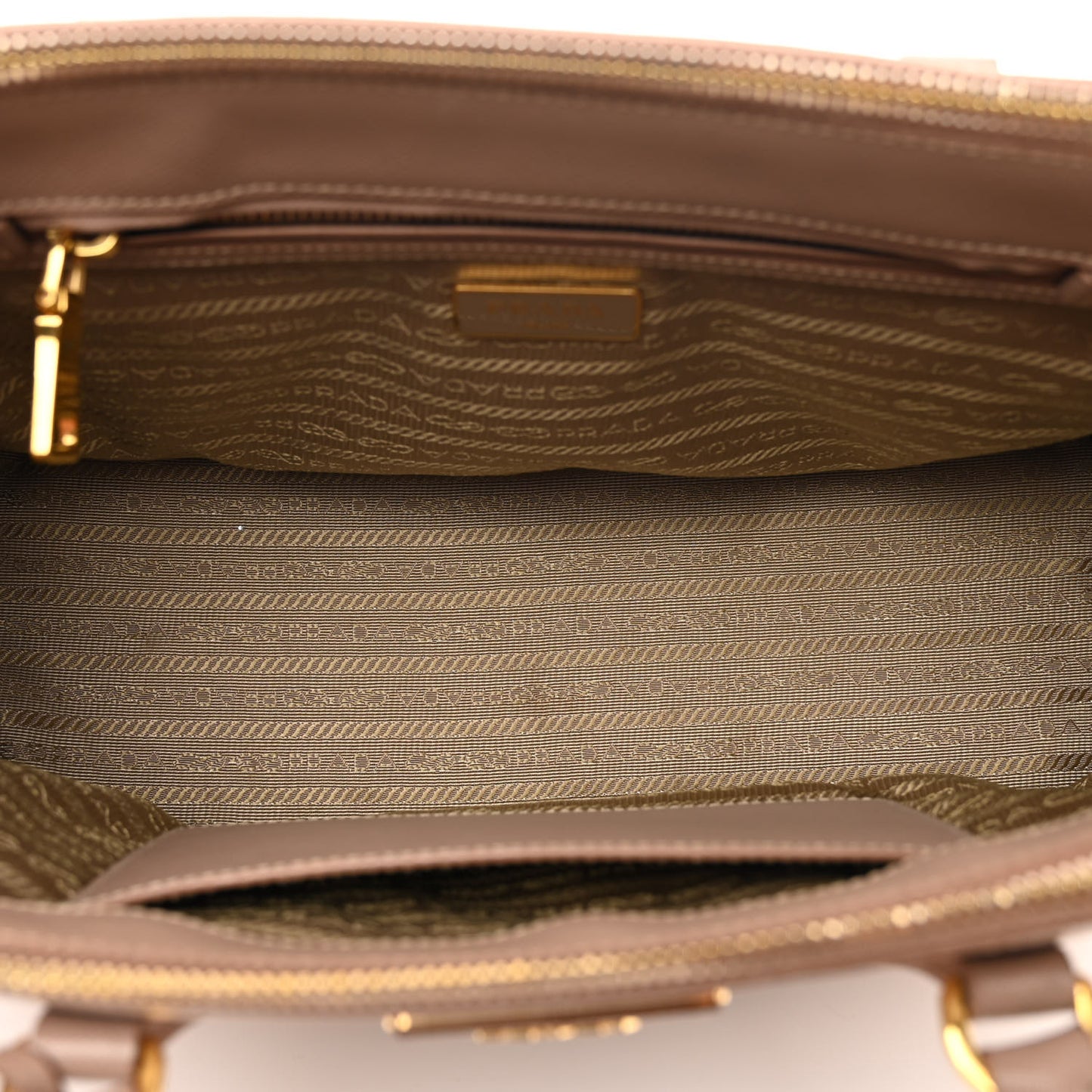 Saffiano Medium Galleria Double Zip Tote Cammeo