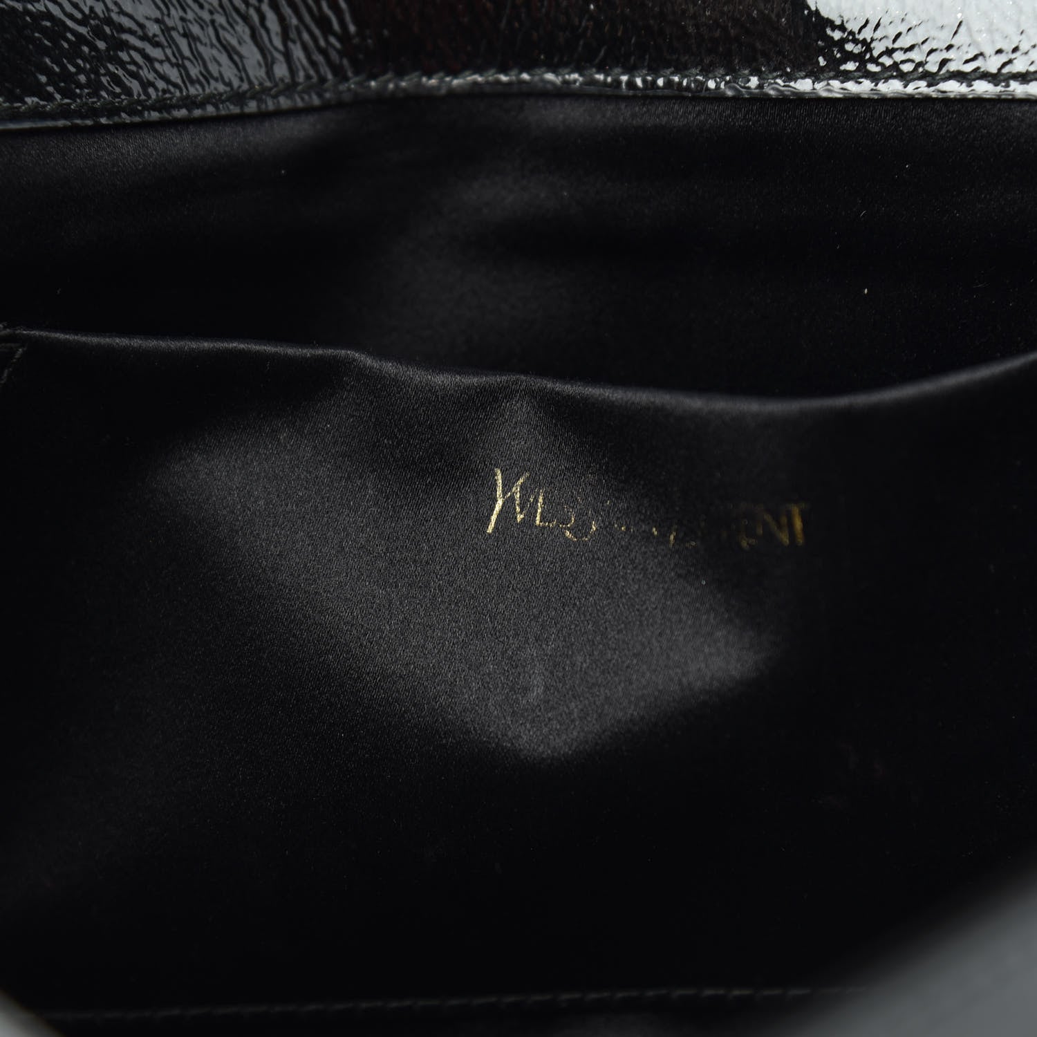 Saint Laurent Textured Patent Monogram Large Belle De Jour Clutch Black 6 of 7