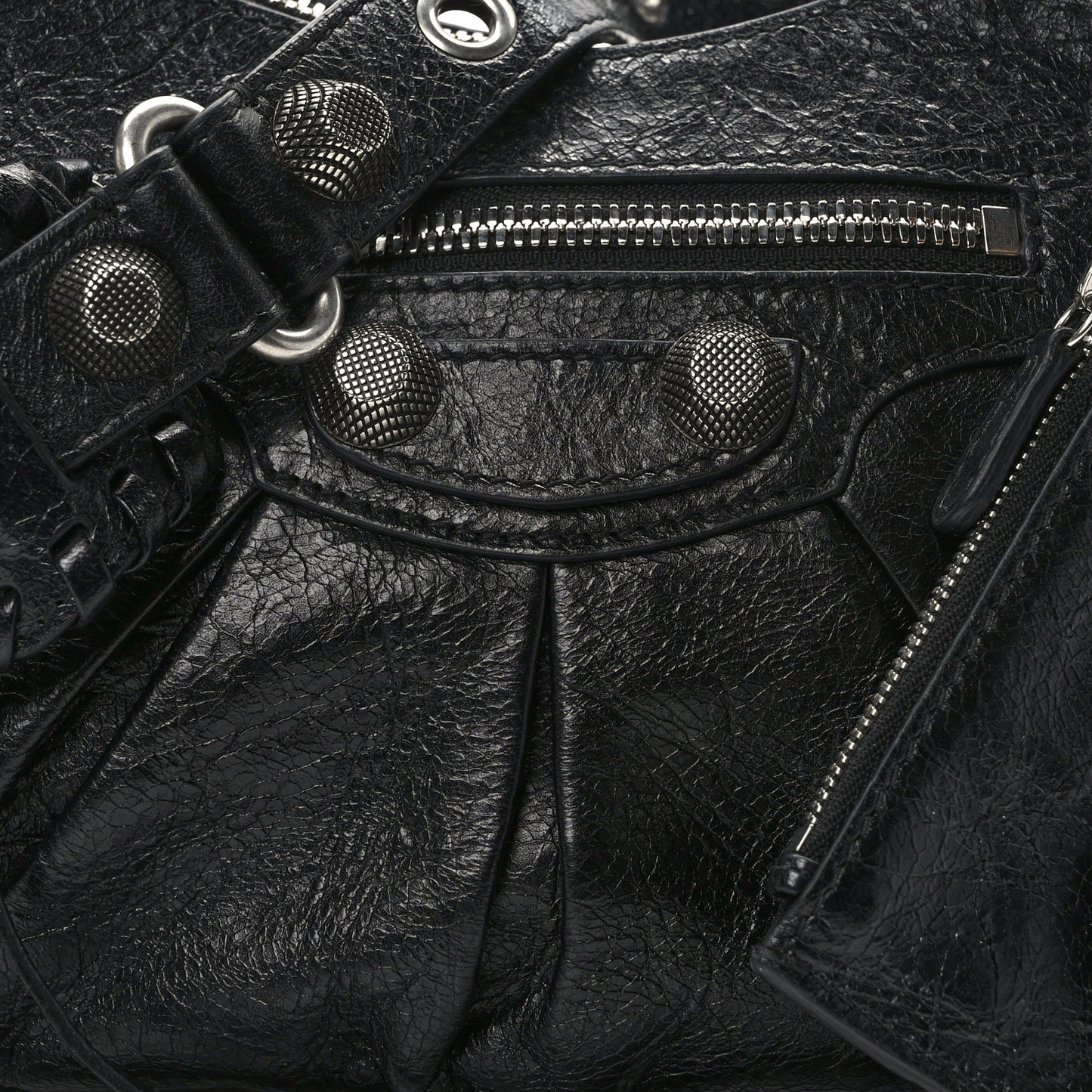 Agneau Arena Small Le Cagole Shoulder Bag Black