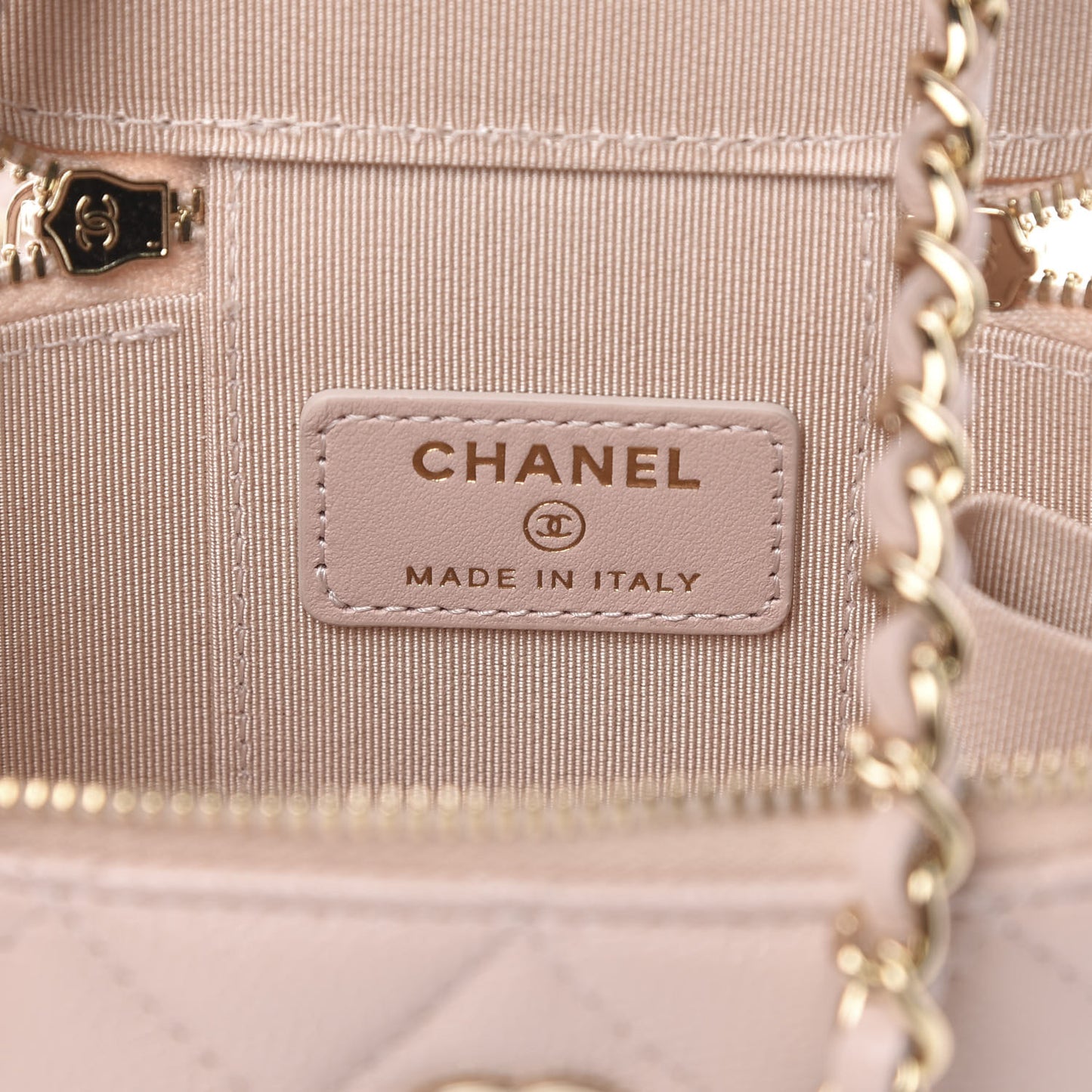Caviar Quilted Mini Vanity Case With Chain Light Pink