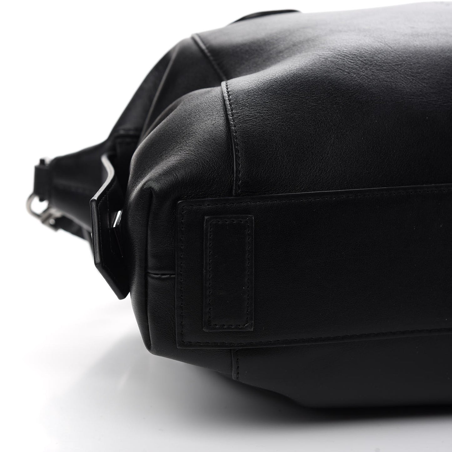 Smooth Calfskin Small Soft Antigona Black