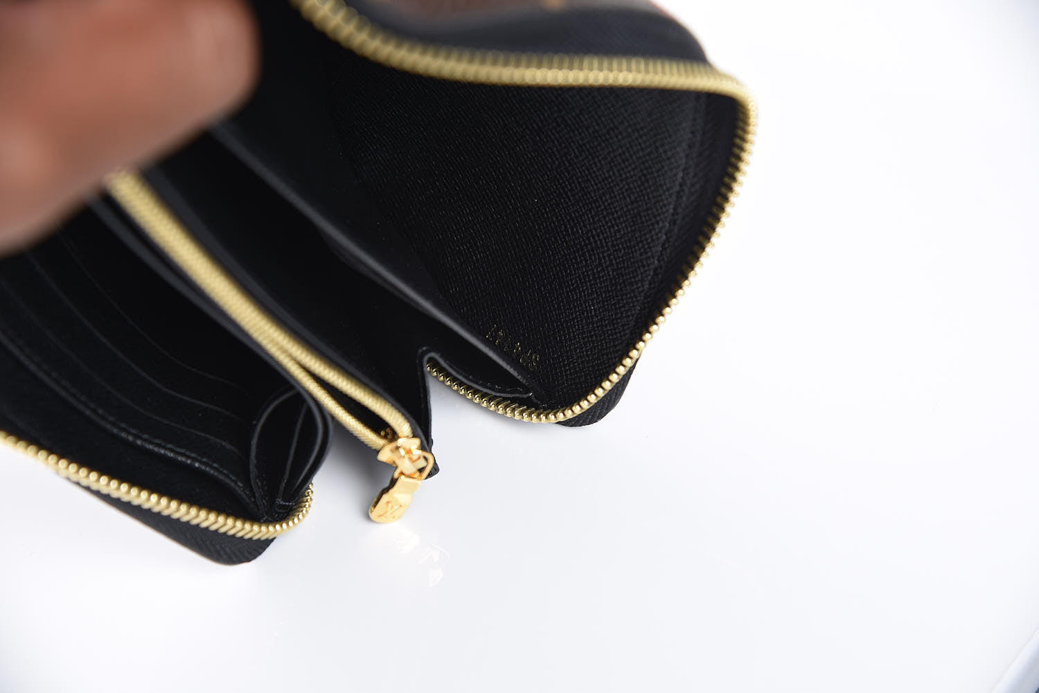 Louis Vuitton Monogram Kabuki Zippy Wallet 7 of 9
