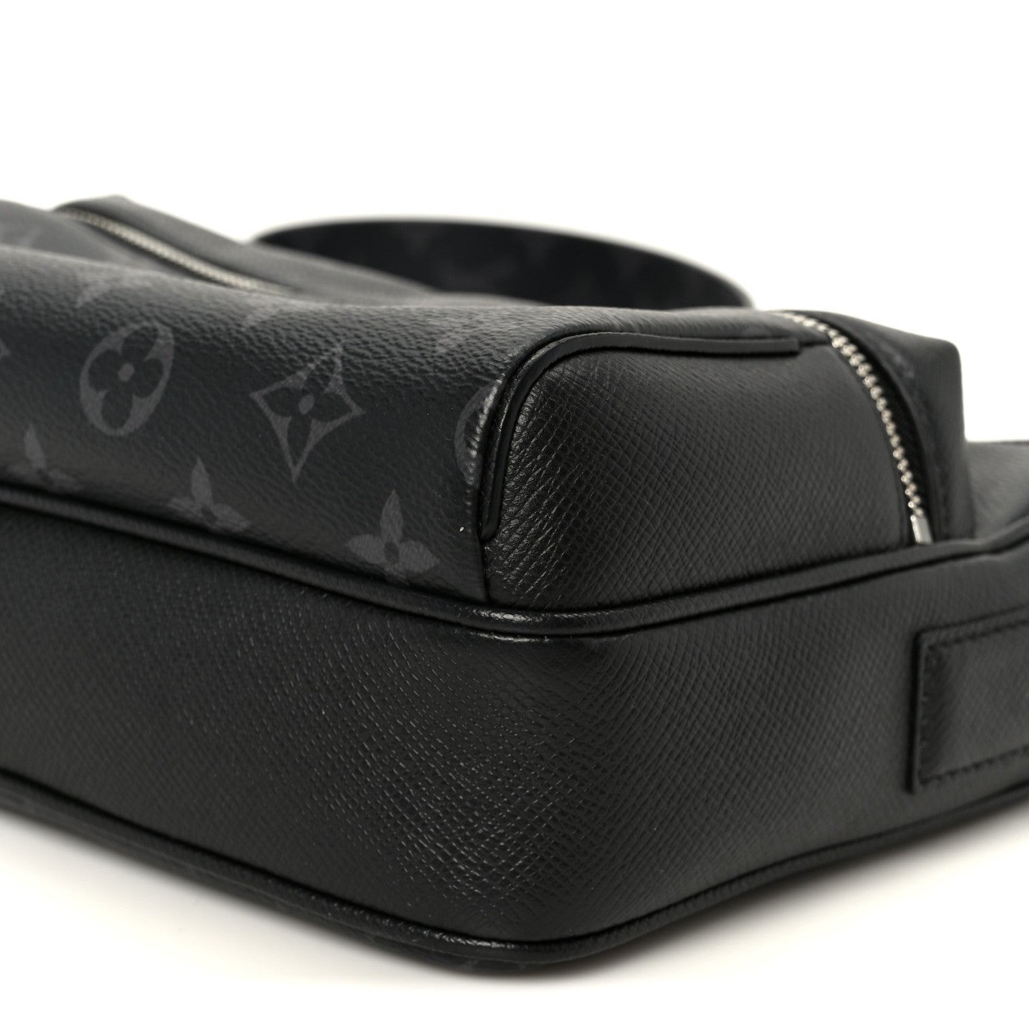 Louis Vuitton Taigarama Outdoor Bumbag Black 1882088 – FASHIONPHILE