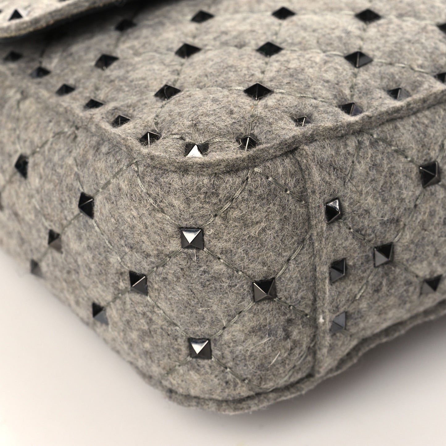 Felt Medium Rockstud Spike Shoulder Bag Grey