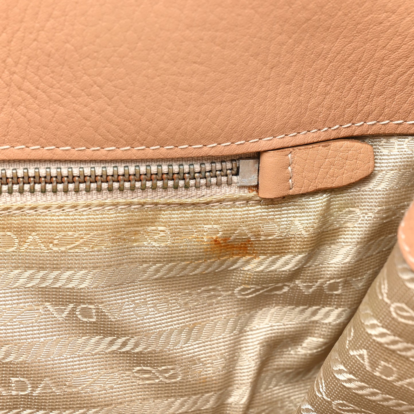 Vitello Daino Shoulder Bag Sughero